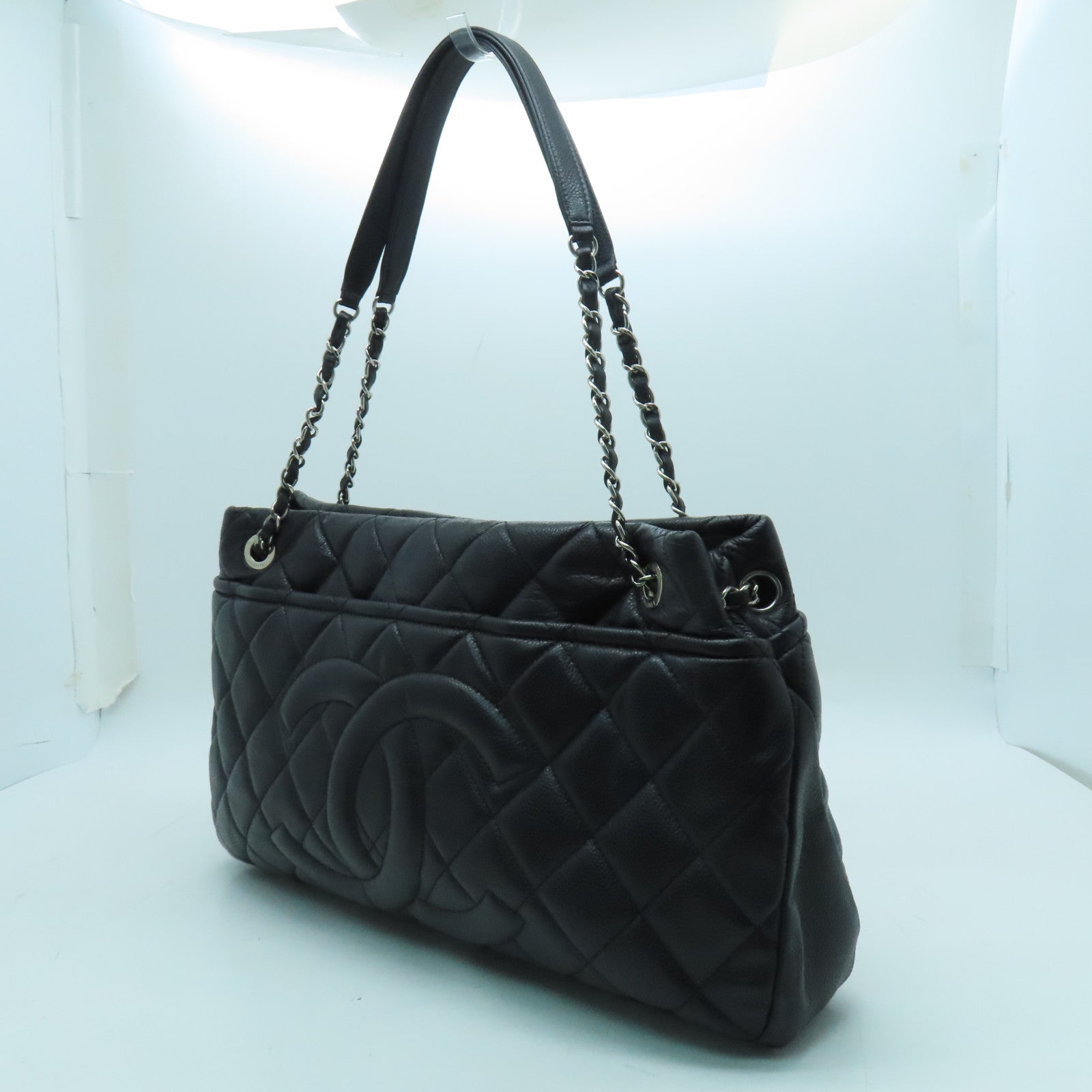 CHANEL rhombic cowhide leather Shoulder Bag silver buckle shoulder bag black