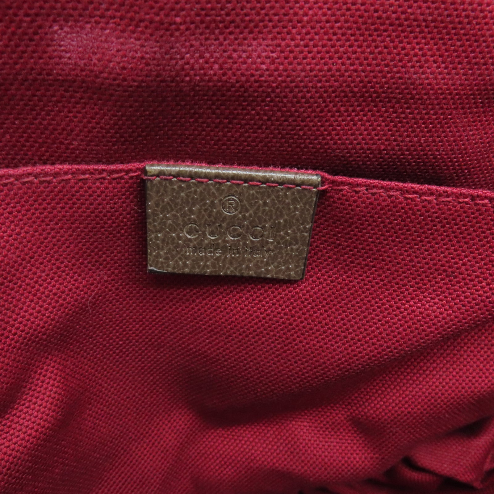 GUCCI 涂层帆布GG Messenger银扣肩背袋啡色