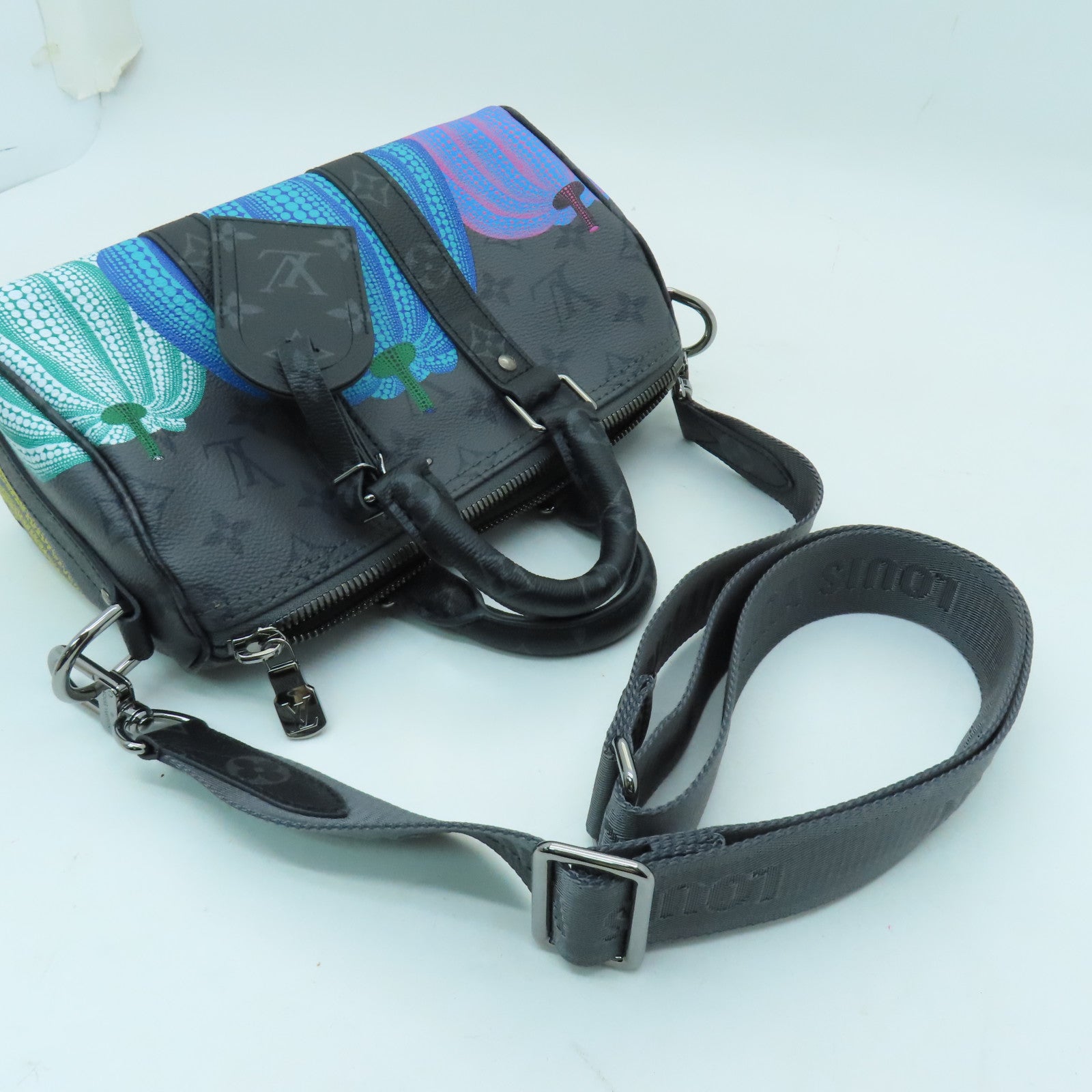 LOUIS VUITTON Monogram Eclipse YK Keepall 25银扣手挽肩背两用袋灰色/多色