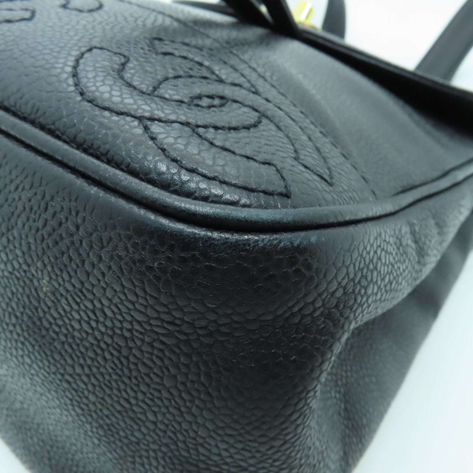 CHANEL Caviar皮革Backpack金扣背包黑色