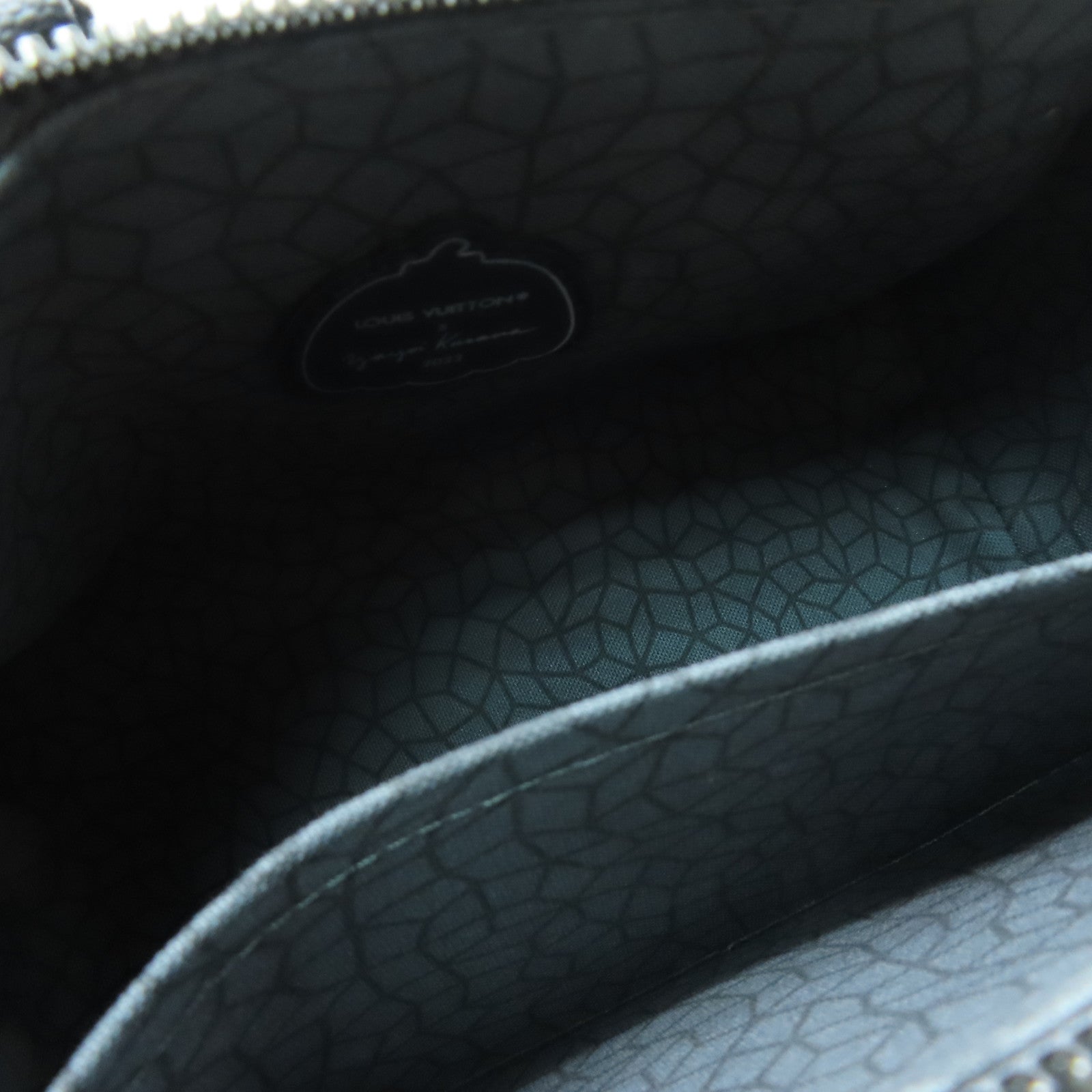 LOUIS VUITTON Monogram Eclipse YK Keepall 25银扣手挽肩背两用袋灰色/多色