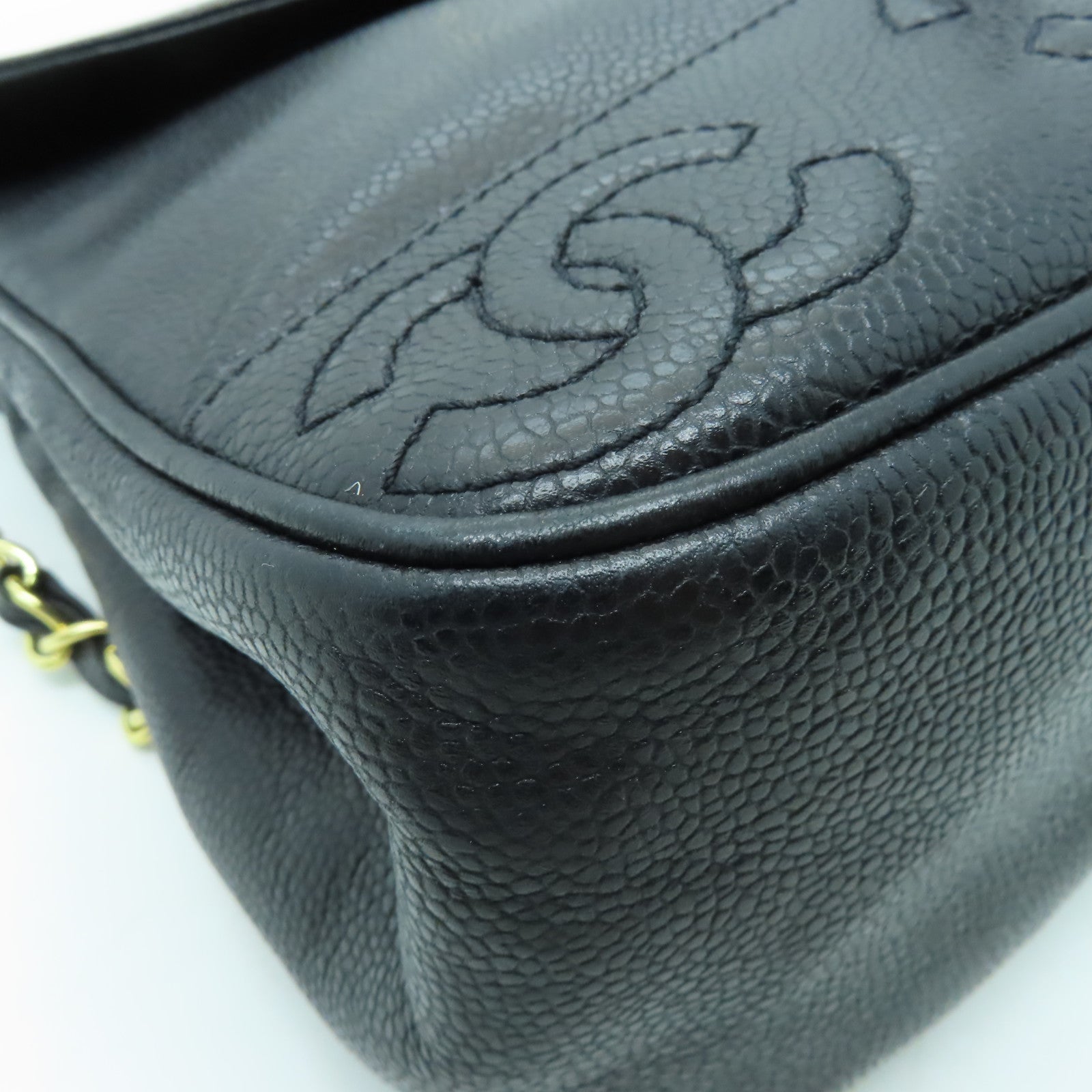 CHANEL Caviar皮革Backpack金扣背包黑色