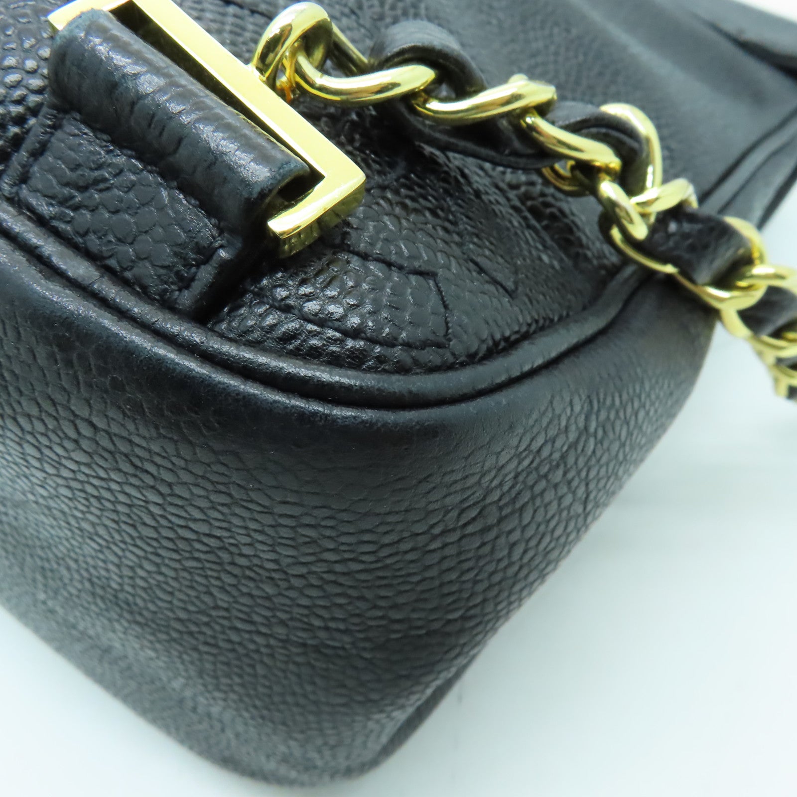 CHANEL Caviar皮革Backpack金扣背包黑色