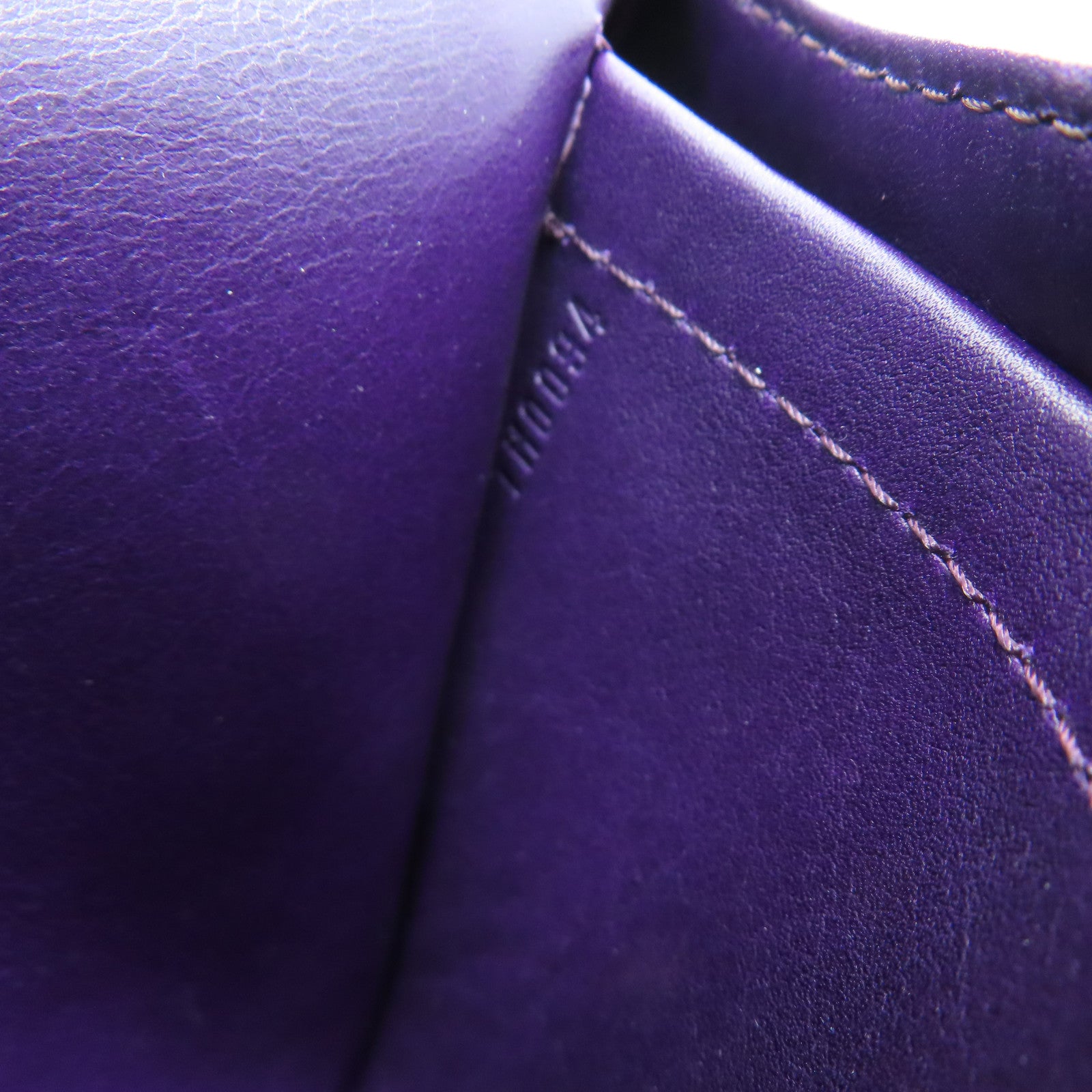 LOUIS VUITTON [Sharp discount] velvet / crocodile / ostrich leather Llyde Mon Shoulder gold buckle shoulder bag purple