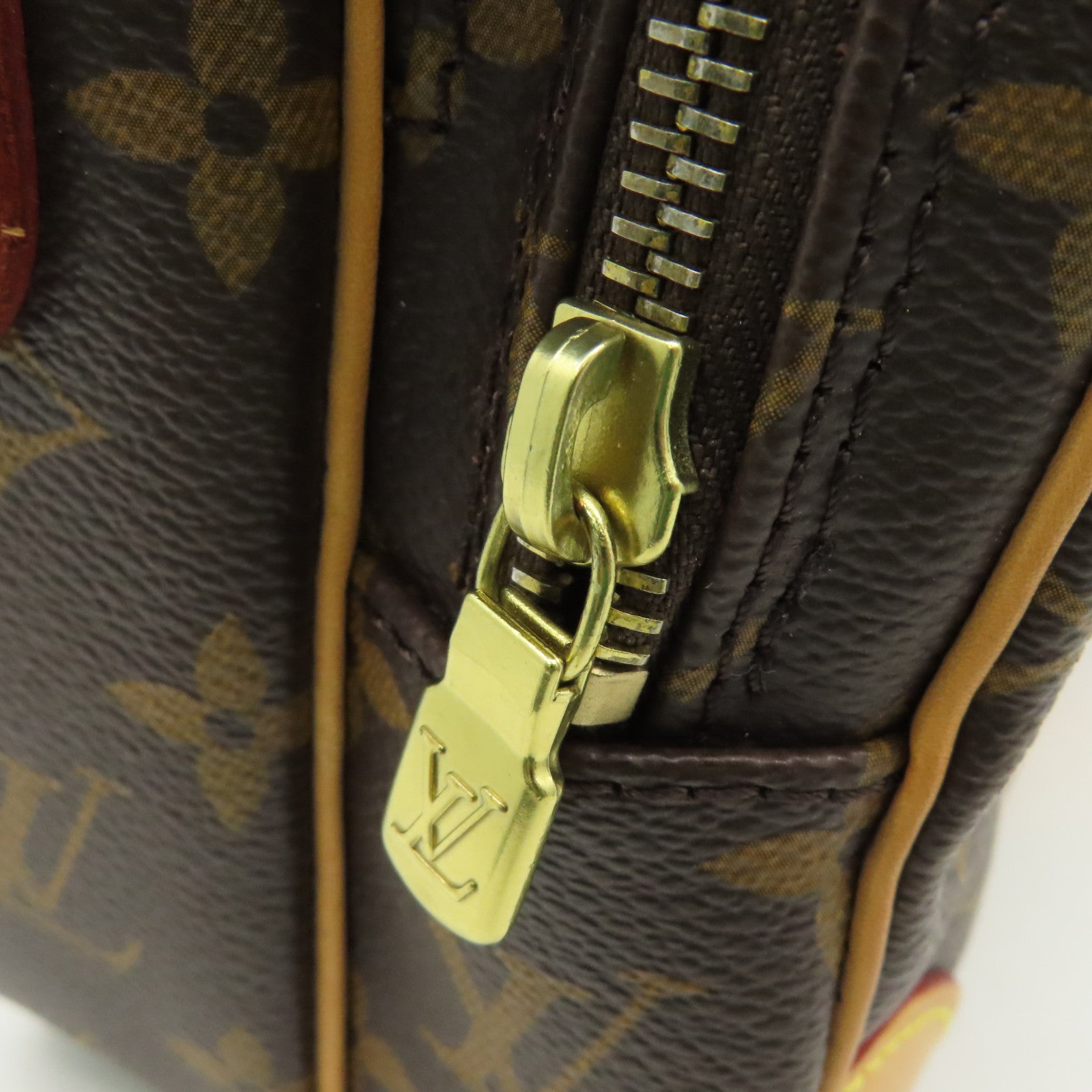 LOUIS VUITTON Monogram Amazon Shoulder Bag肩背袋啡色