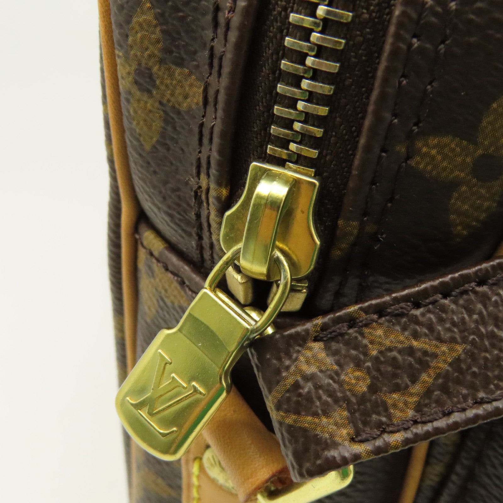 LOUIS VUITTON Monogram Amazon Shoulder Bag肩背袋啡色
