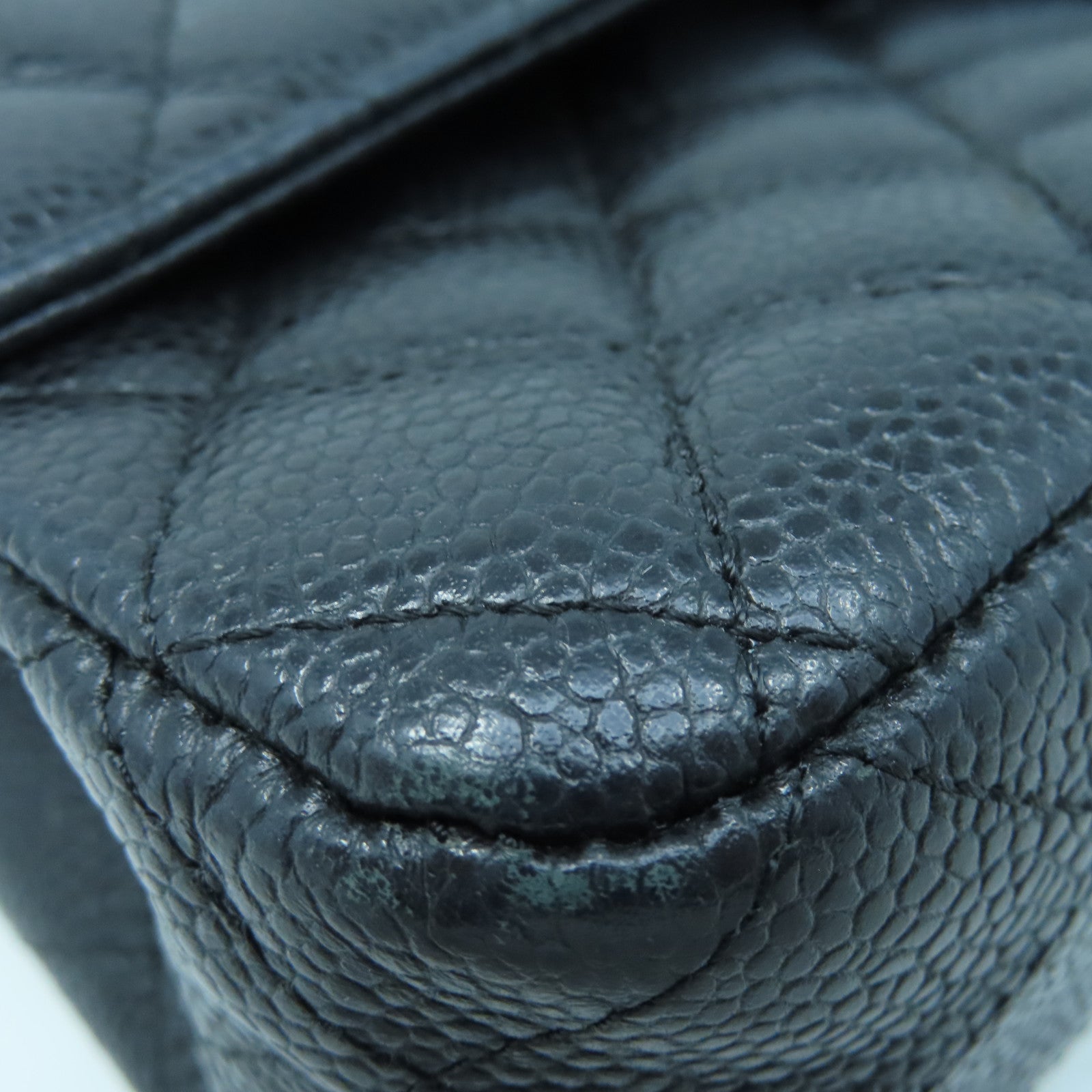 CHANEL 菱格Caviar皮革Classic 25cm金扣鏈帶肩背袋黑色