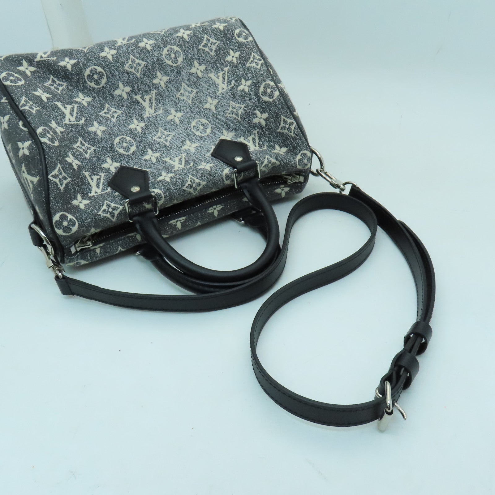 LOUIS VUITTON Monogram Jacquard Denim Speedy Bandouliere 25银扣手挽肩背两用袋灰色