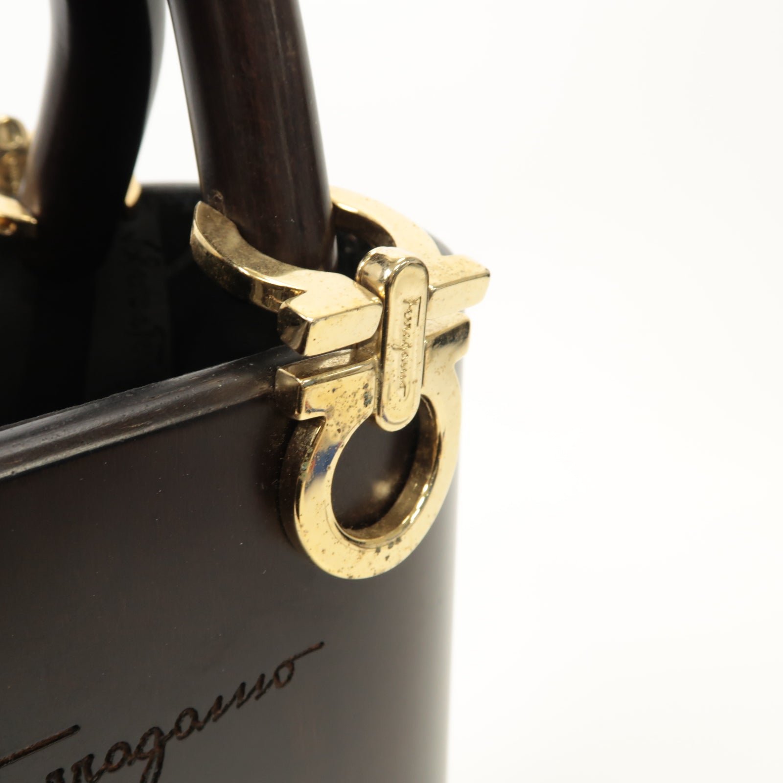 Salvatore Ferragamo 木質Gancini Bucket Bag金扣手挽袋啡色