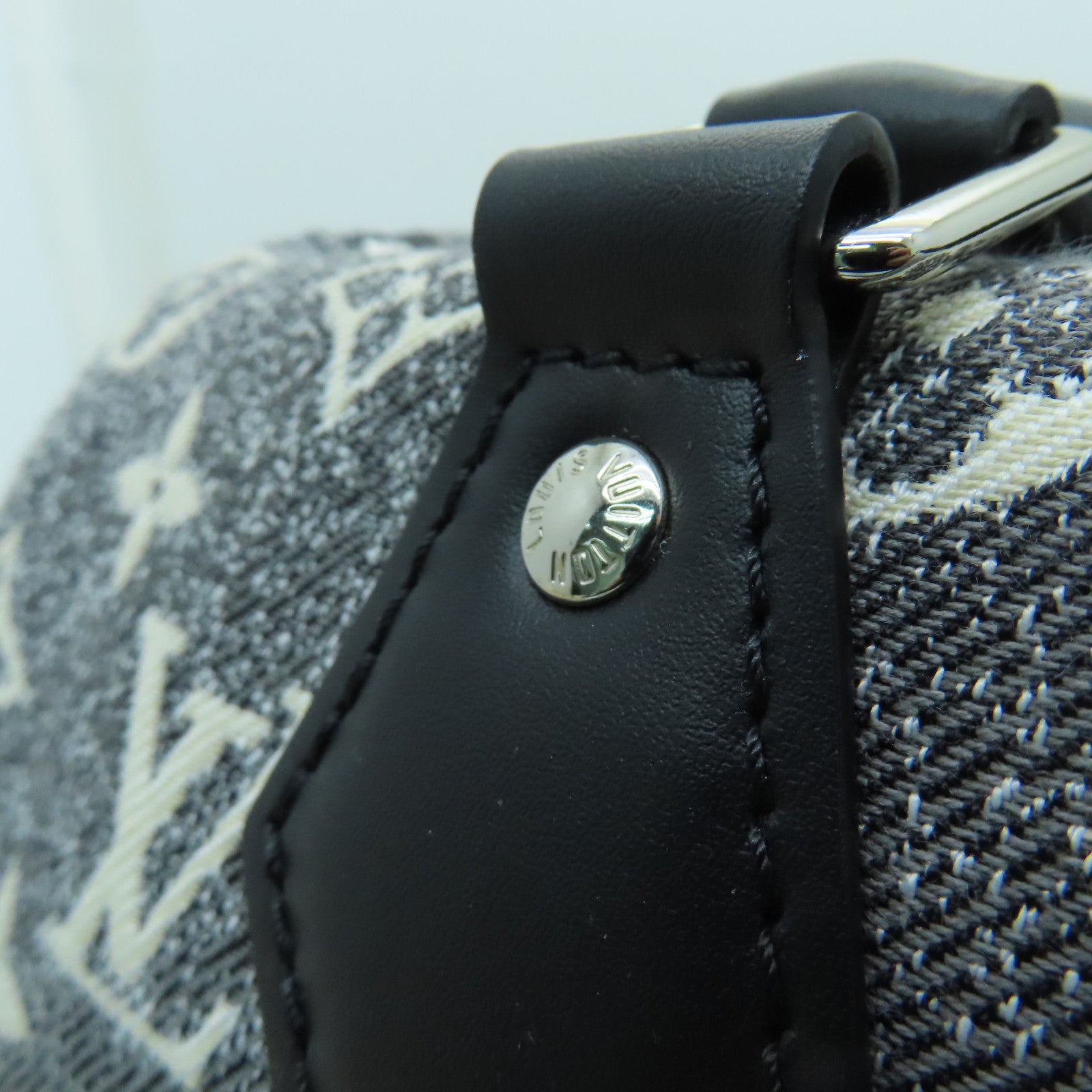 LOUIS VUITTON Monogram Jacquard Denim Speedy Bandouliere 25银扣手挽肩背两用袋灰色