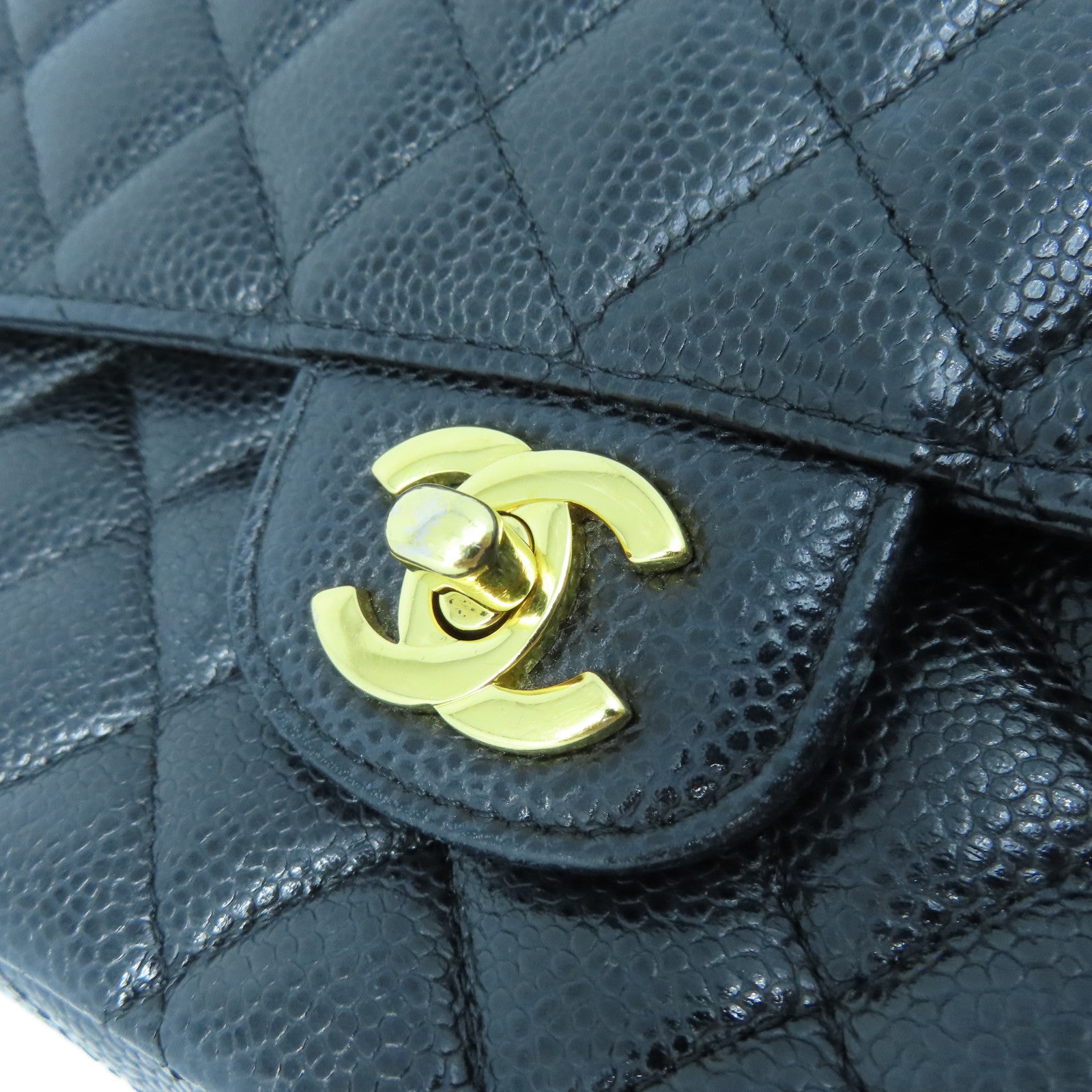 CHANEL 菱格Caviar皮革Classic 25cm金扣鏈帶肩背袋黑色
