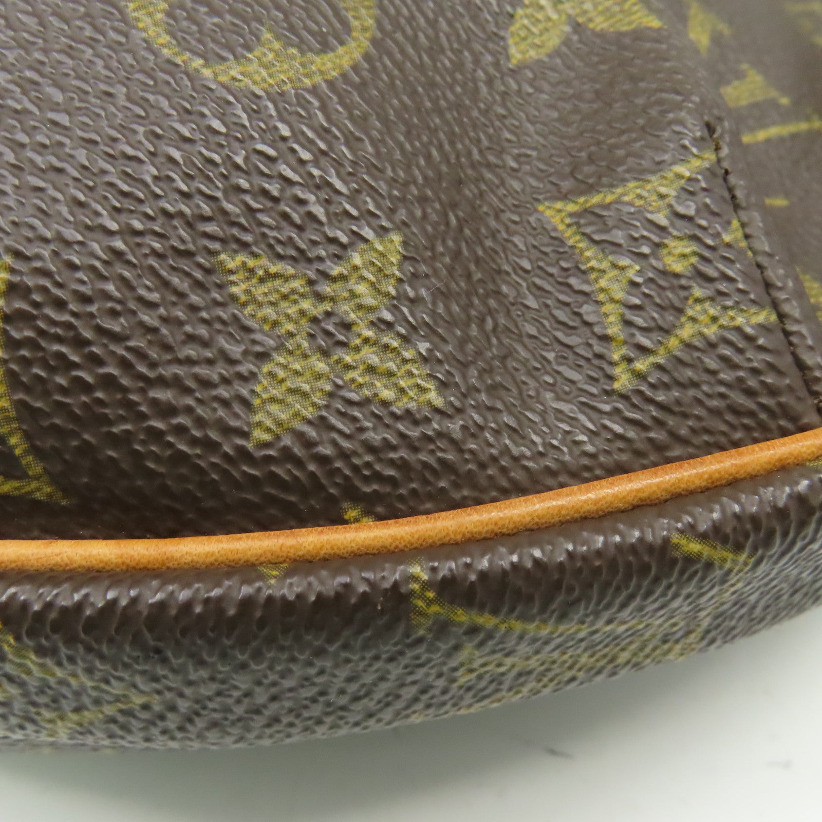 LOUIS VUITTON Monogram Croissant MM Shoulder Bag肩背袋啡色