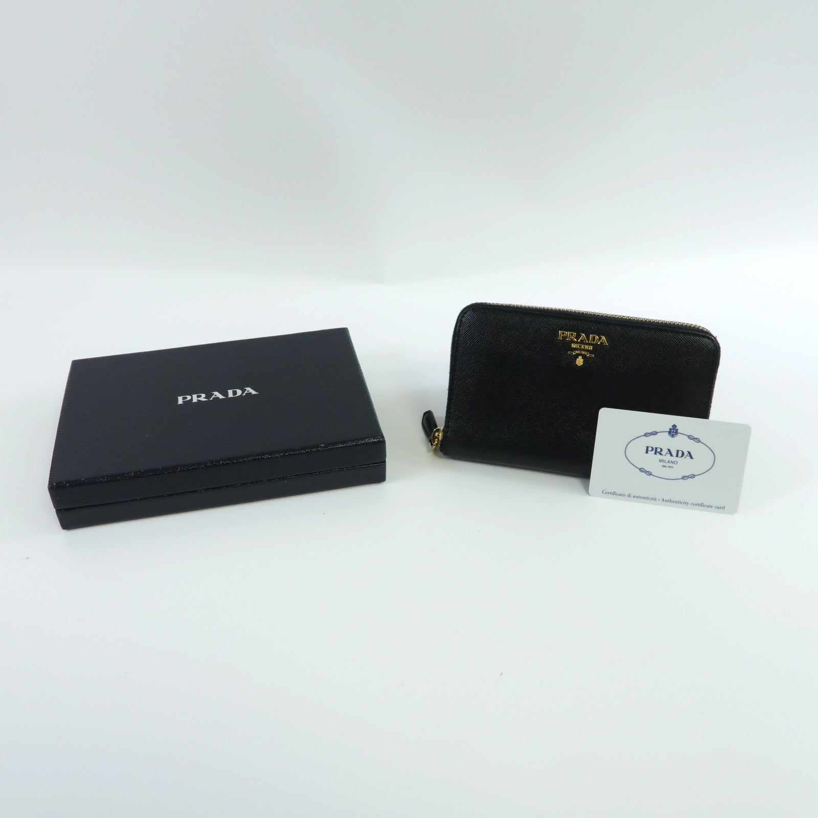 PRADA Saffiano皮革Zipper Wallet金扣錢包黑色