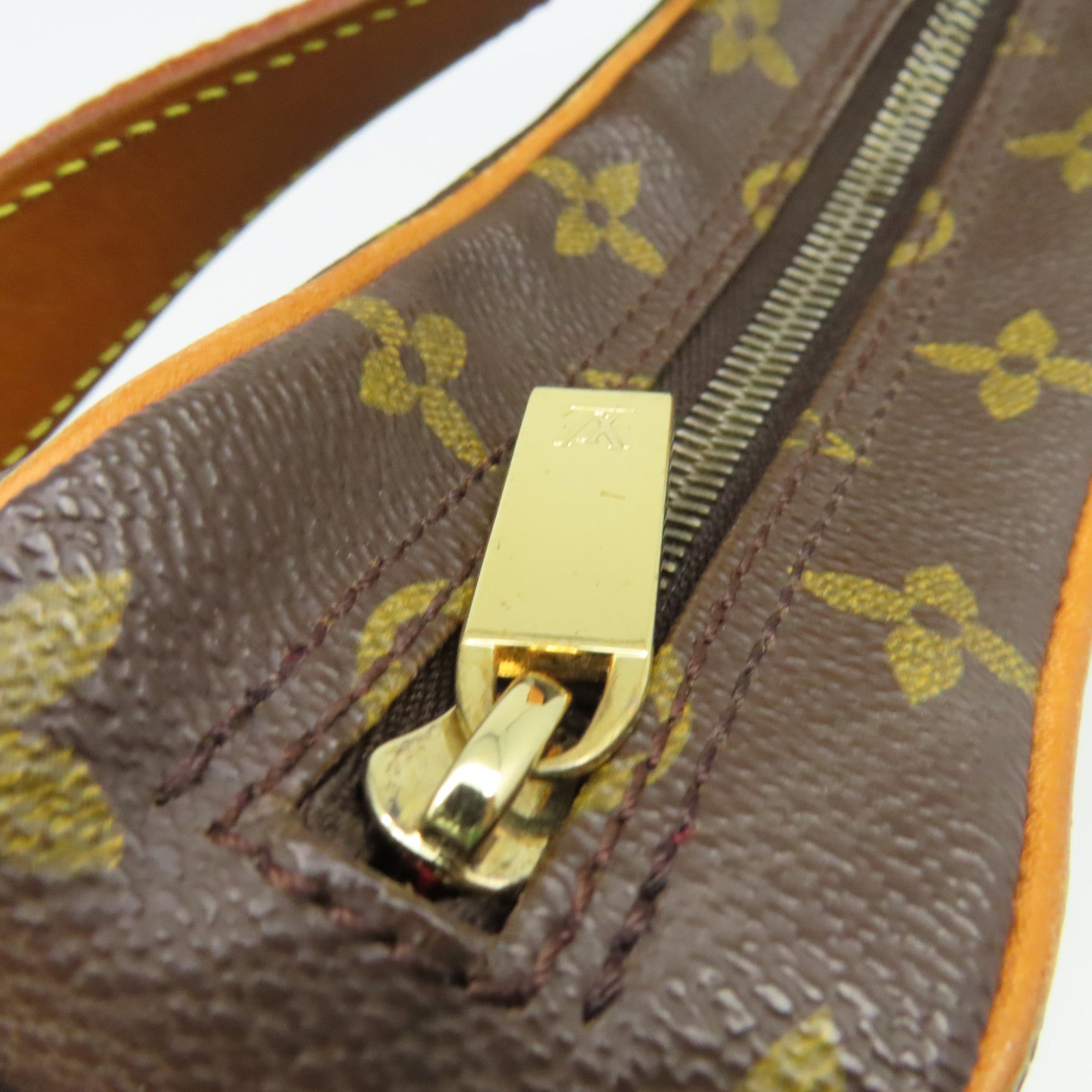 LOUIS VUITTON Monogram Croissant MM Shoulder Bag肩背袋啡色