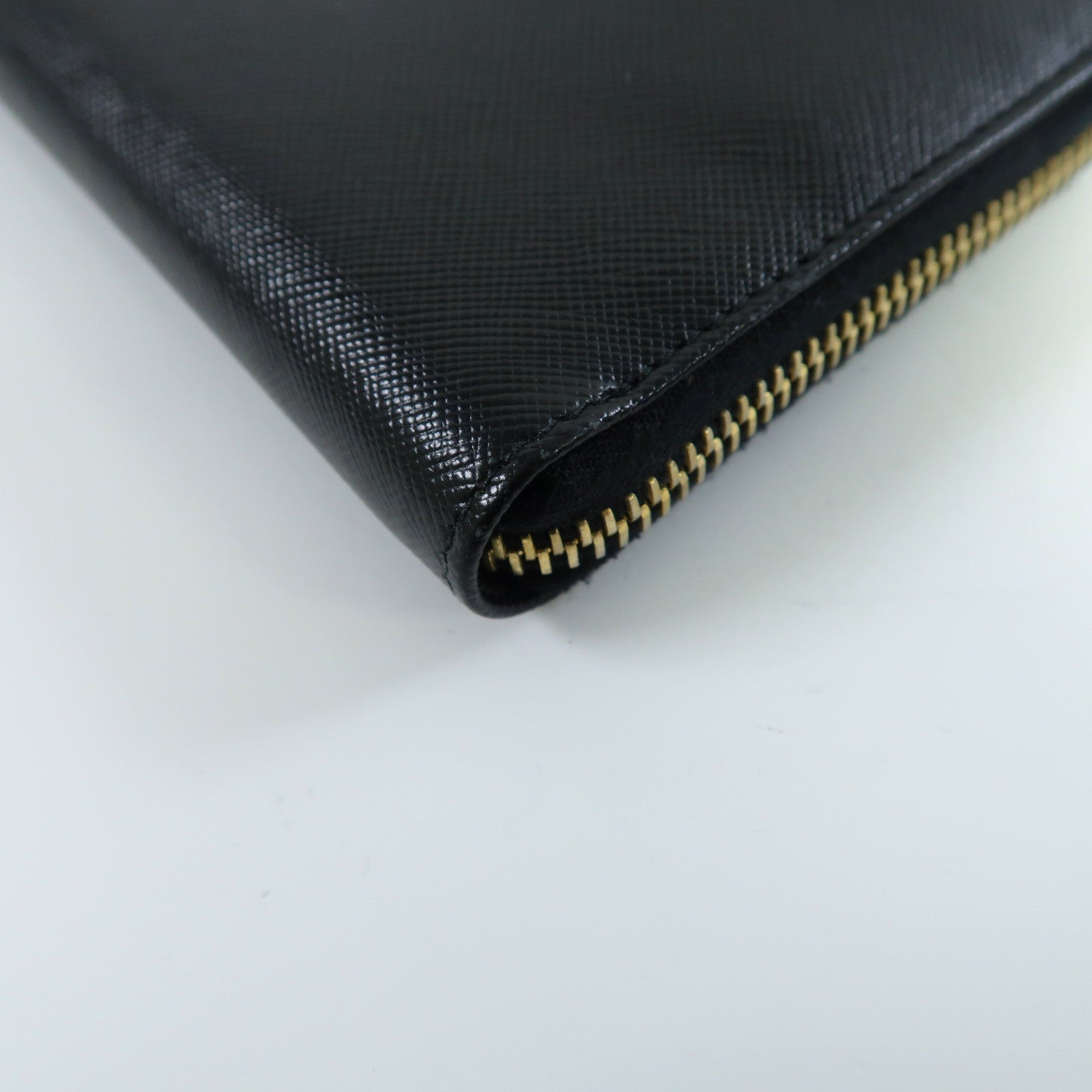 PRADA Saffiano皮革Zipper Wallet金扣錢包黑色