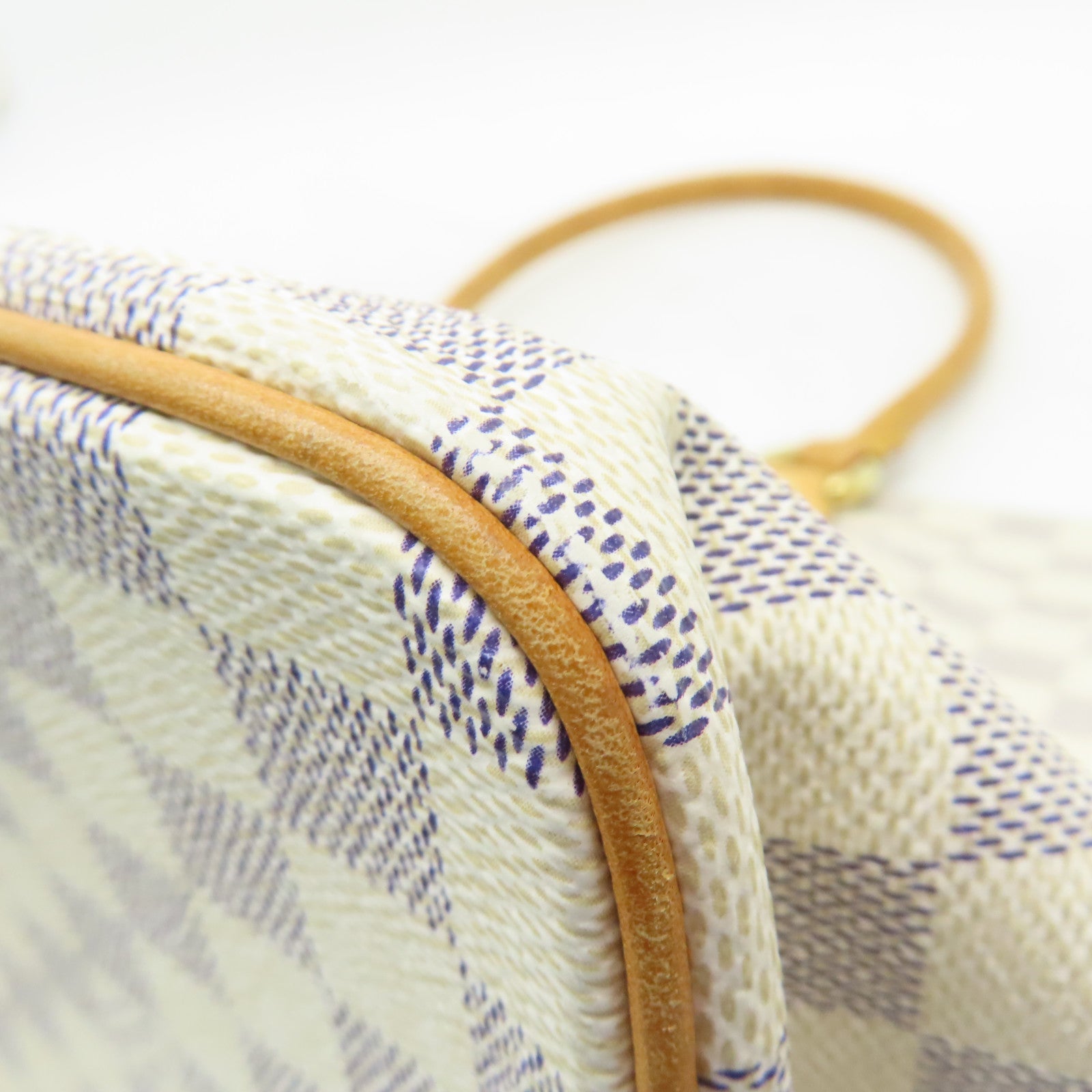 LOUIS VUITTON Damier Azur Saleya MM金扣手挽袋白色