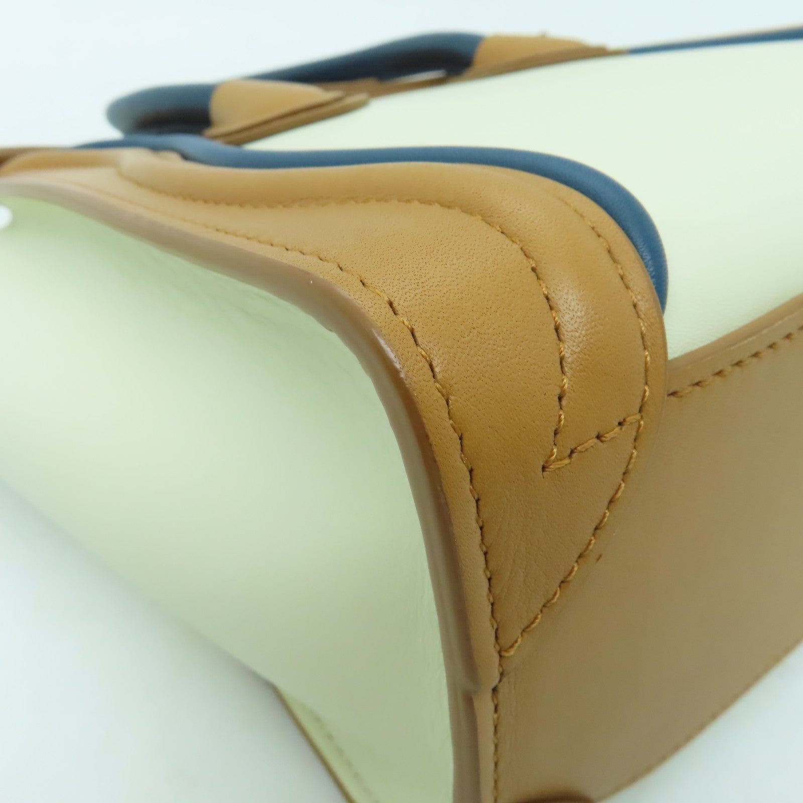 CELINE 牛皮皮革Nano Luggage手挽肩背兩用袋米