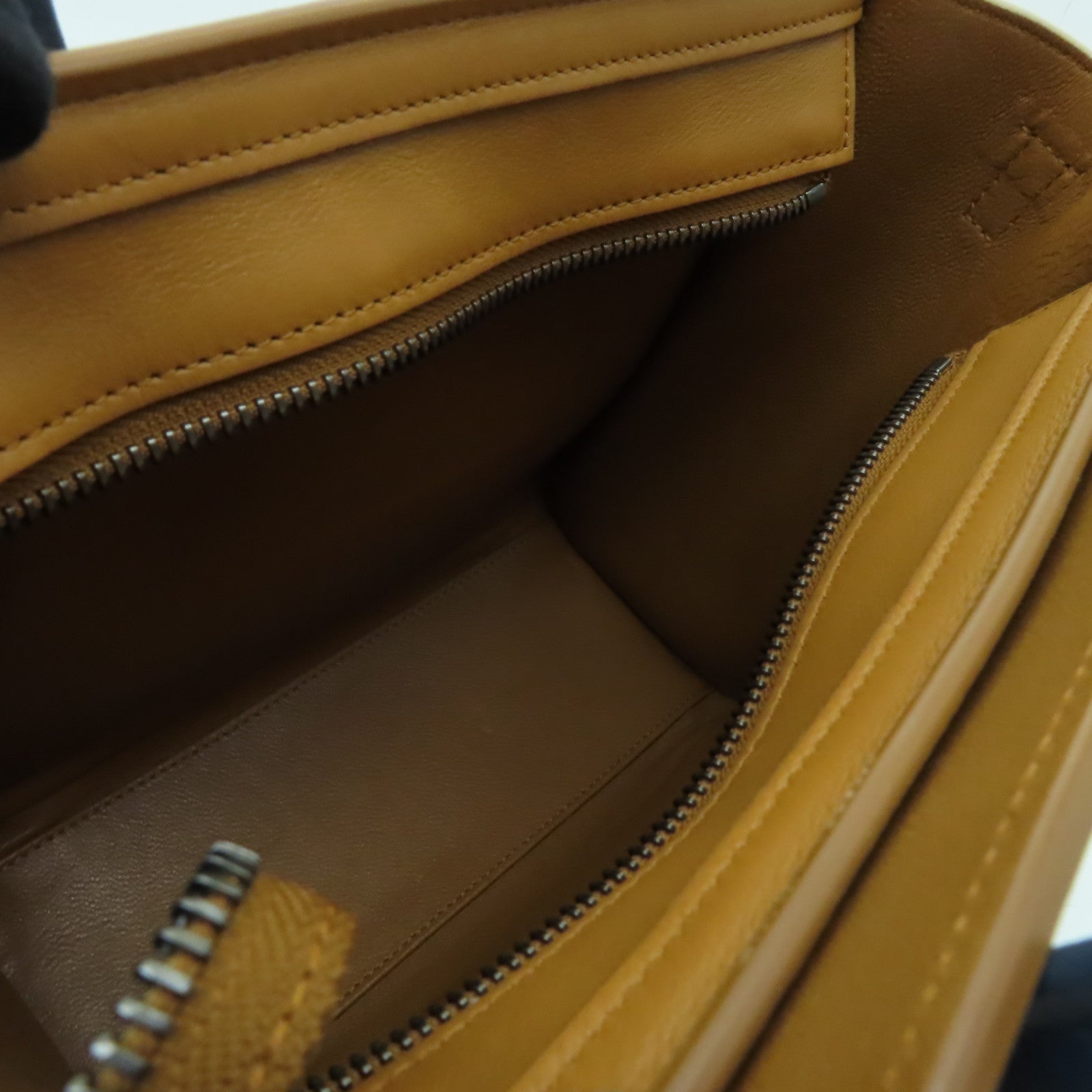 CELINE 牛皮皮革Nano Luggage手挽肩背兩用袋米