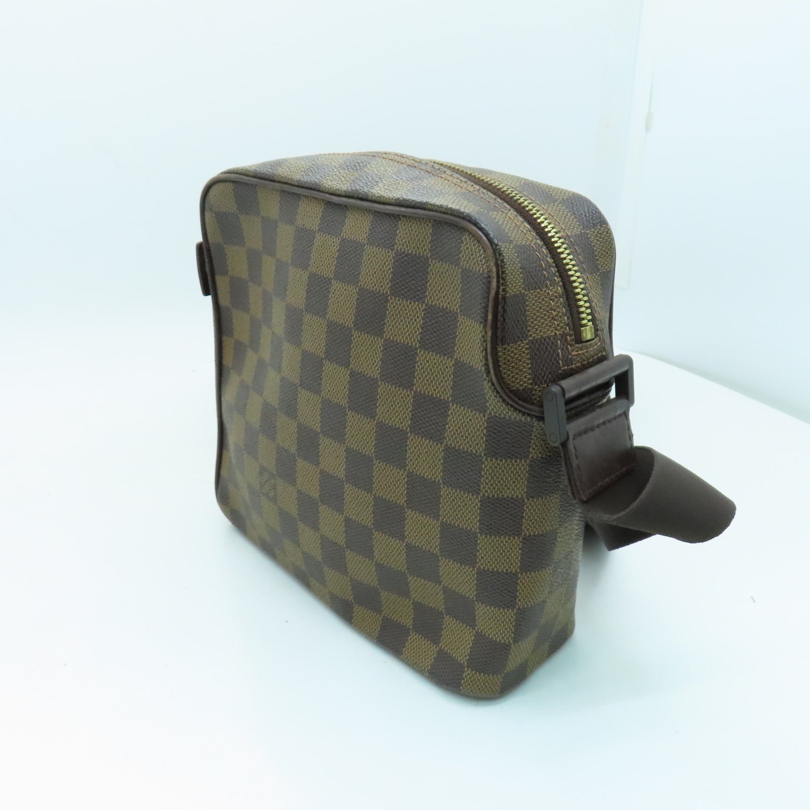 LOUIS VUITTON Damier Olav PM金扣肩背袋啡色