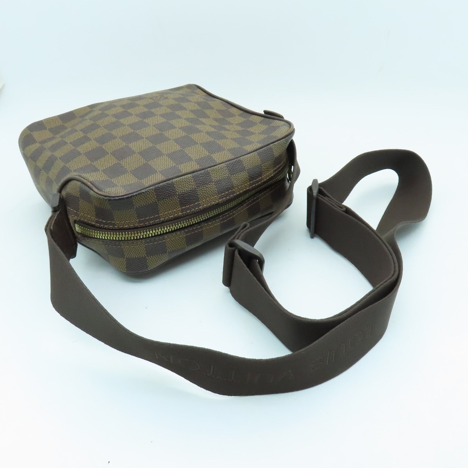 LOUIS VUITTON Damier Olav PM金扣肩背袋啡色