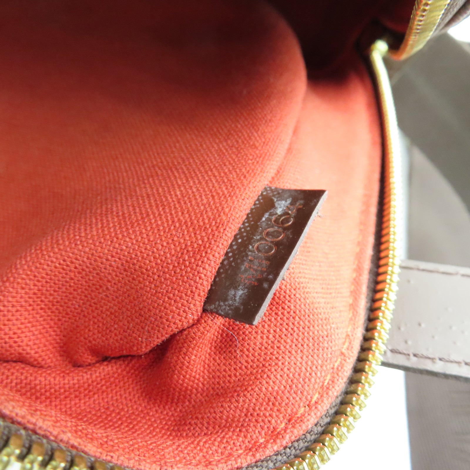 LOUIS VUITTON Damier Olav PM金扣肩背袋啡色