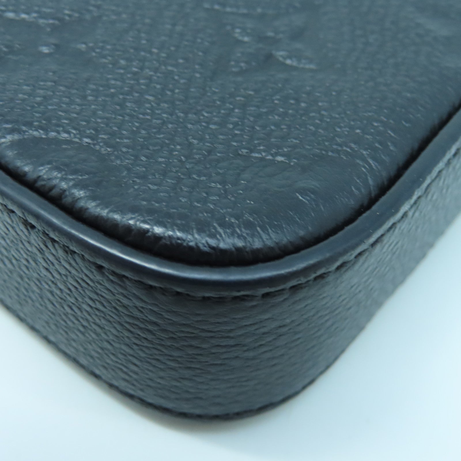 LOUIS VUITTON Mono-Empreinte Felicie Pochette金扣鏈帶肩背袋黑色