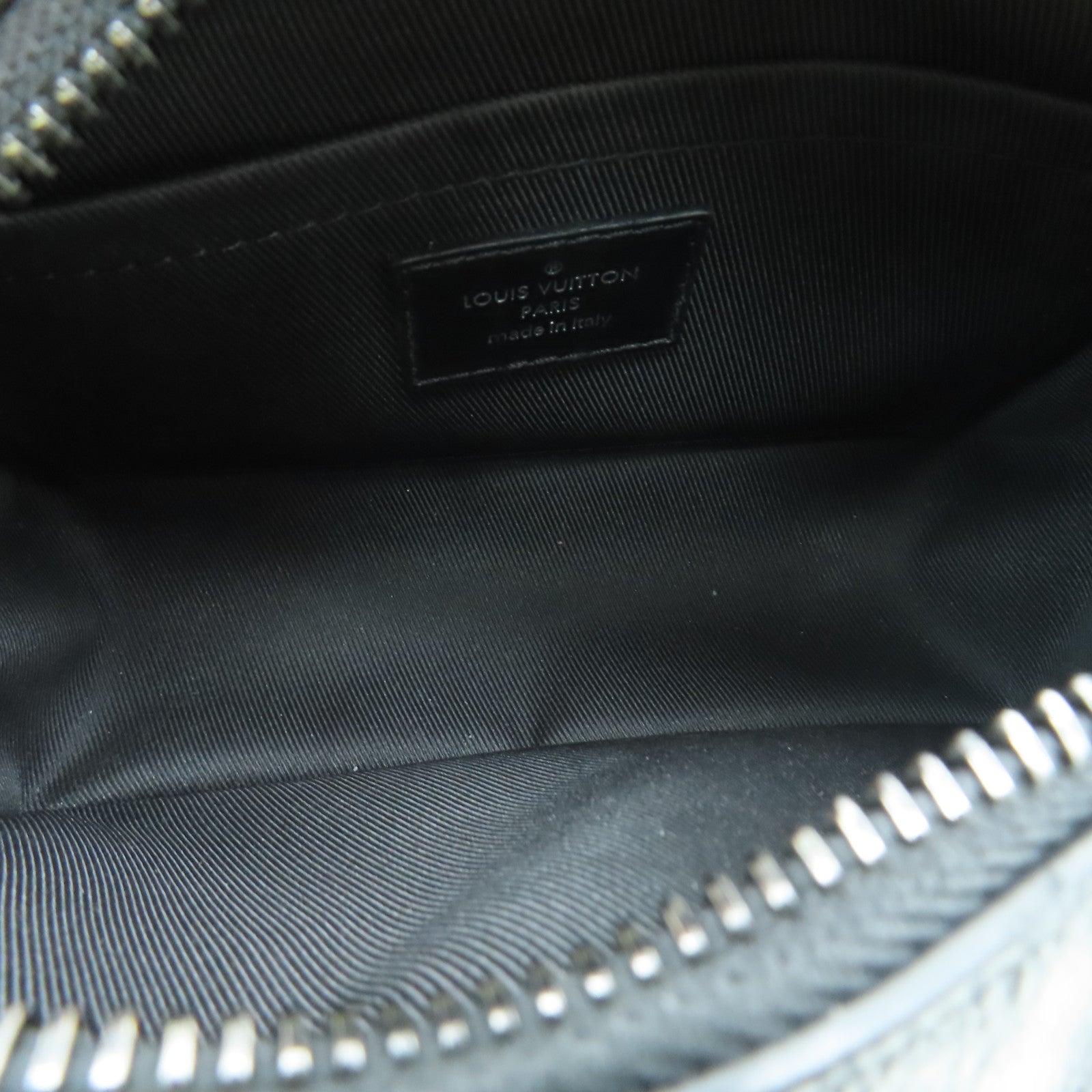 LOUIS VUITTON Monogram Eclipse Mini Soft Trunk肩背袋黑扣黑色