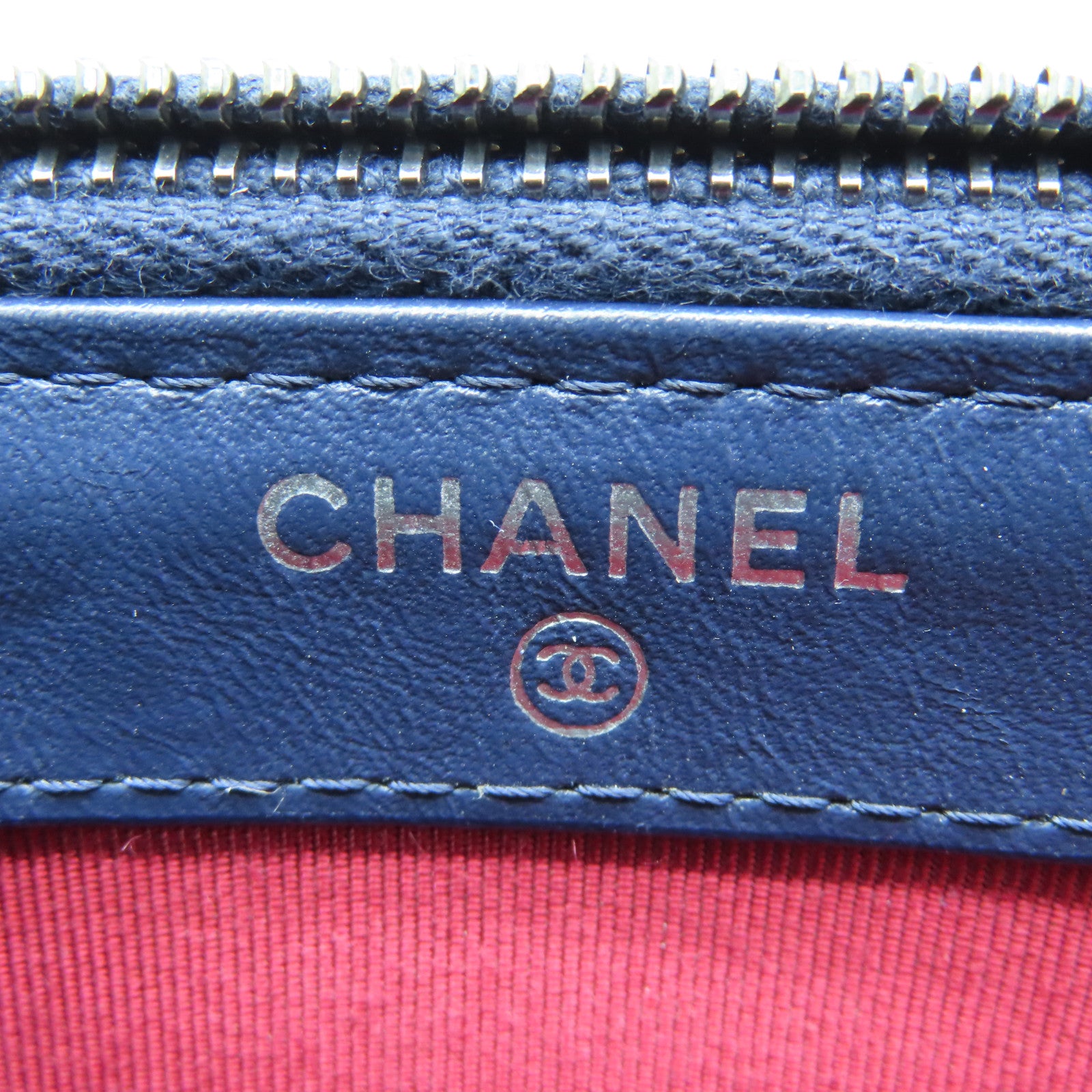 CHANEL 菱格牛皮皮革Gabrielle Clutch With Chain金扣链带肩背袋深蓝色黑色