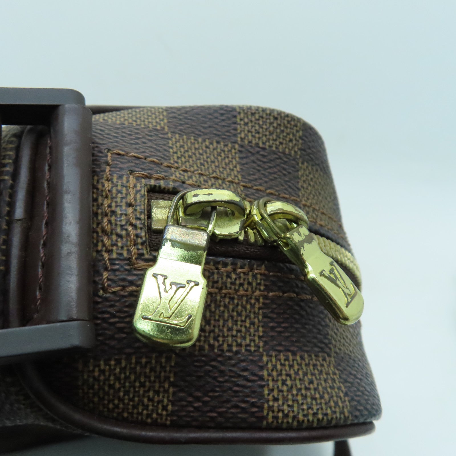 LOUIS VUITTON Damier Olav PM金扣肩背袋啡色