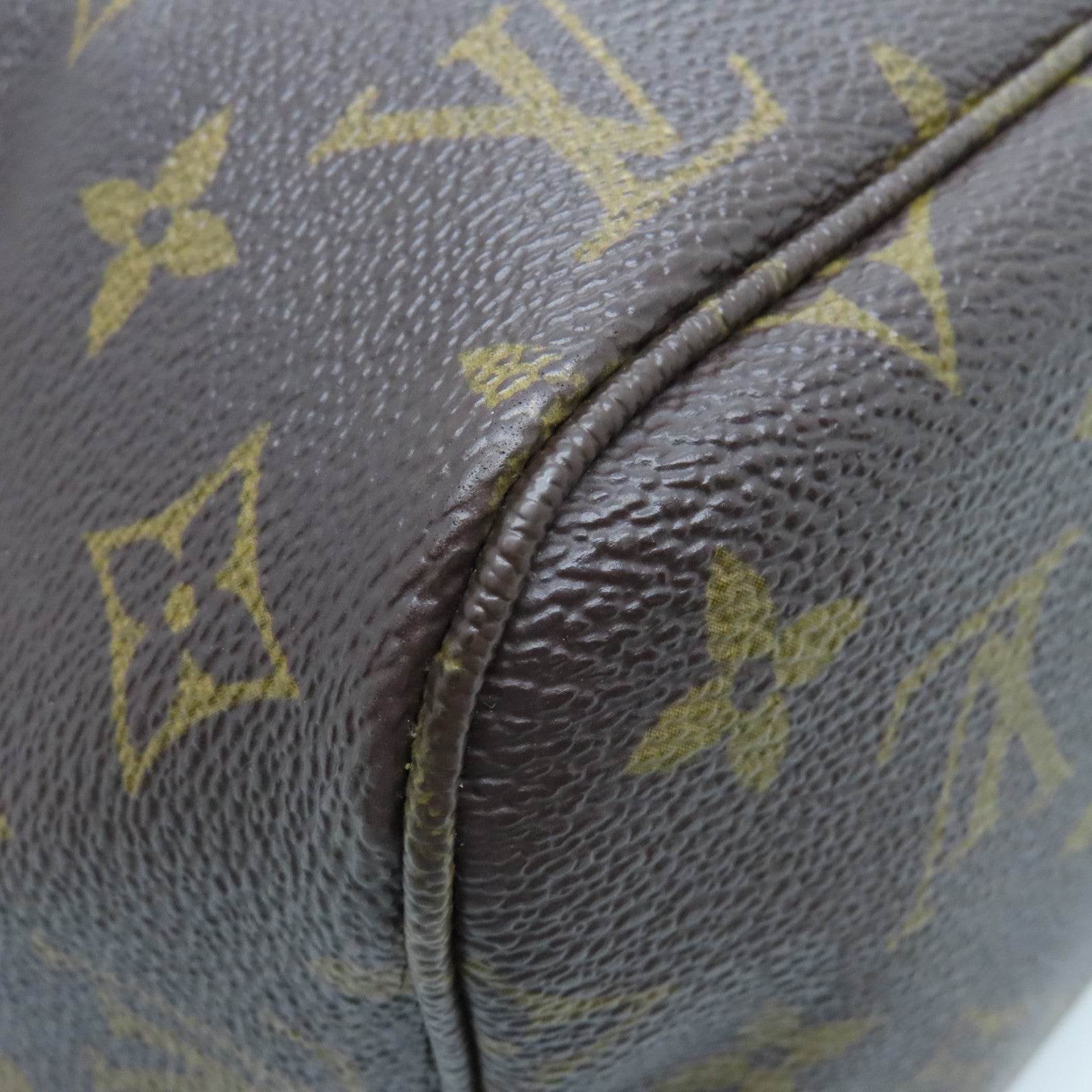 LOUIS VUITTON Monogram Neverfull MM Gold Buckle Shoulder Bag Brown