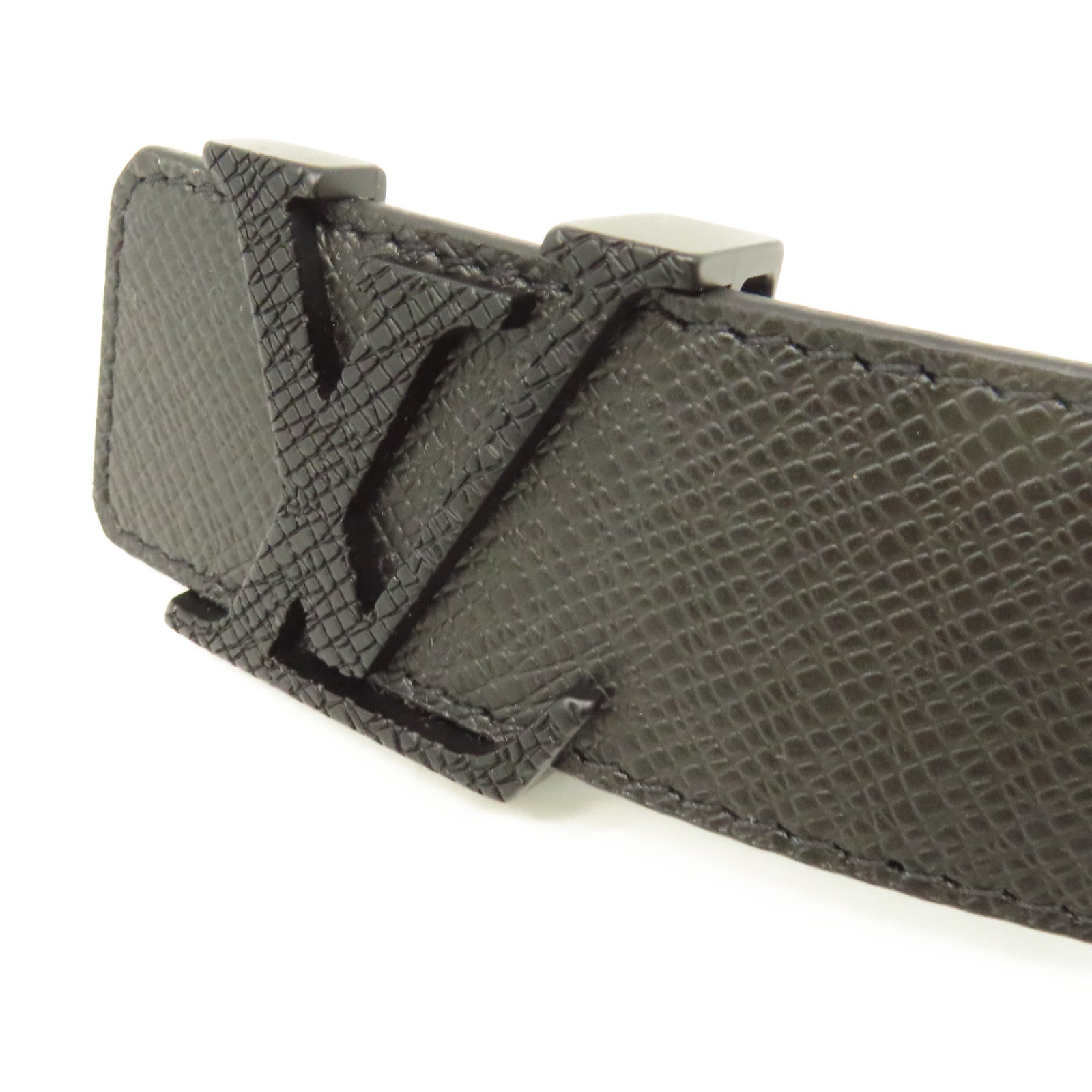 LOUIS VUITTON Taiga Initiales Belt皮革袋黑色
