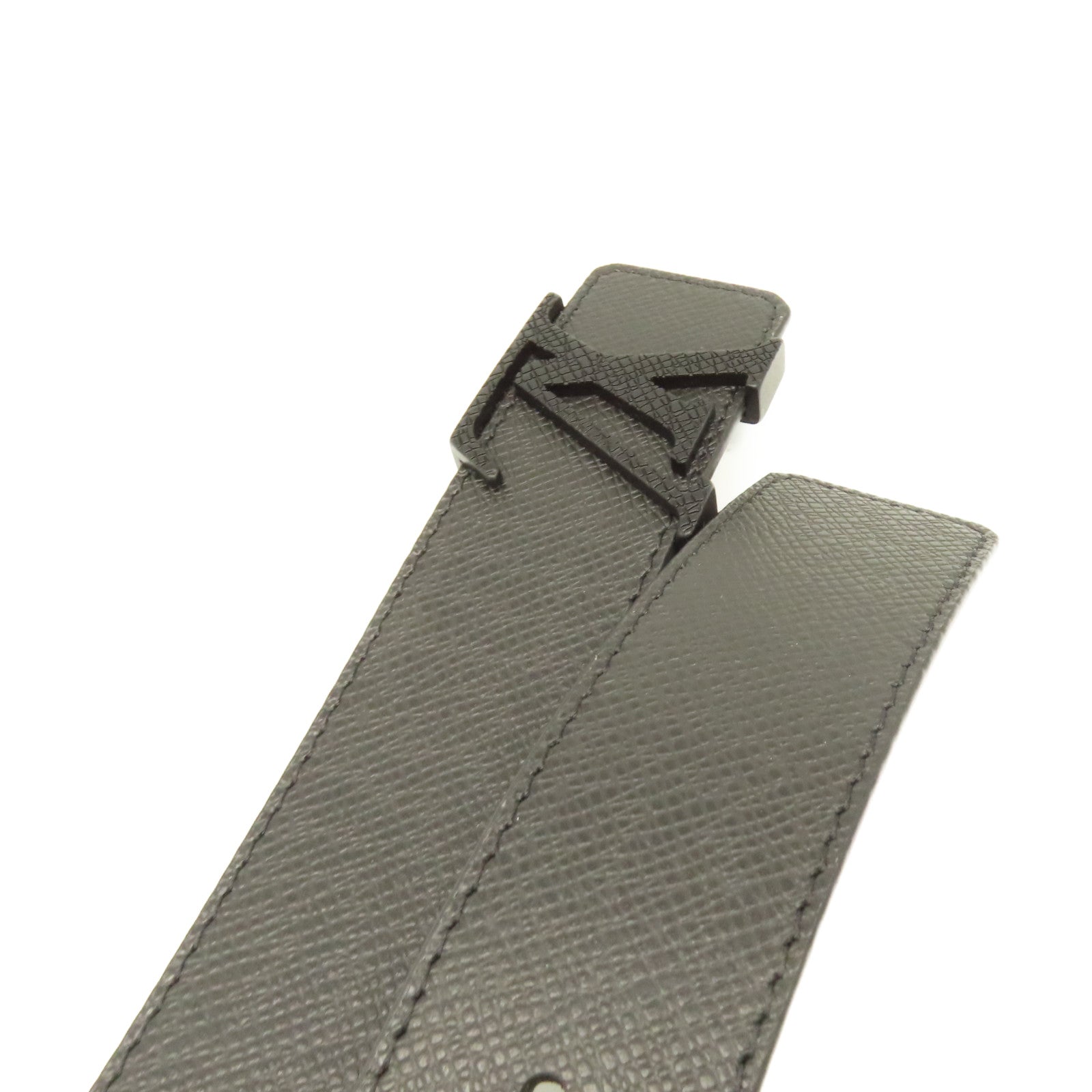 LOUIS VUITTON Taiga Initiales Belt皮革袋黑色
