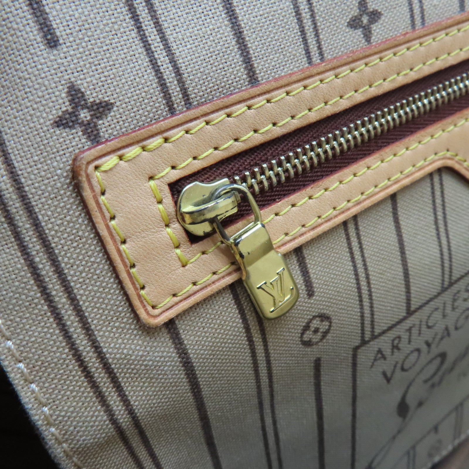 LOUIS VUITTON Monogram Neverfull MM Gold Buckle Shoulder Bag Brown