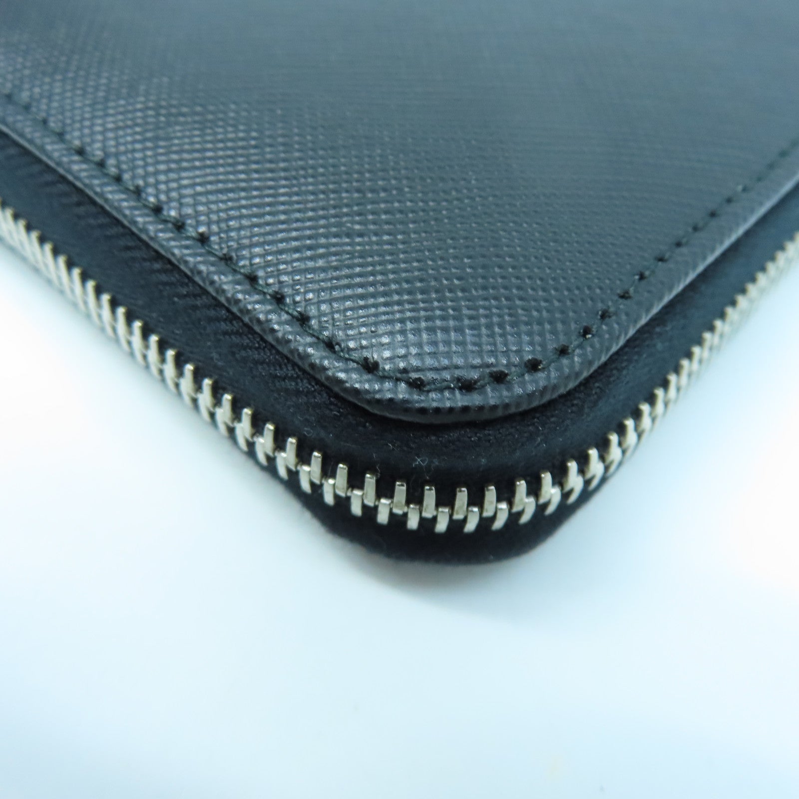 PRADA Saffiano牛皮皮革Zipper Long Wallet銀扣長錢包黑色