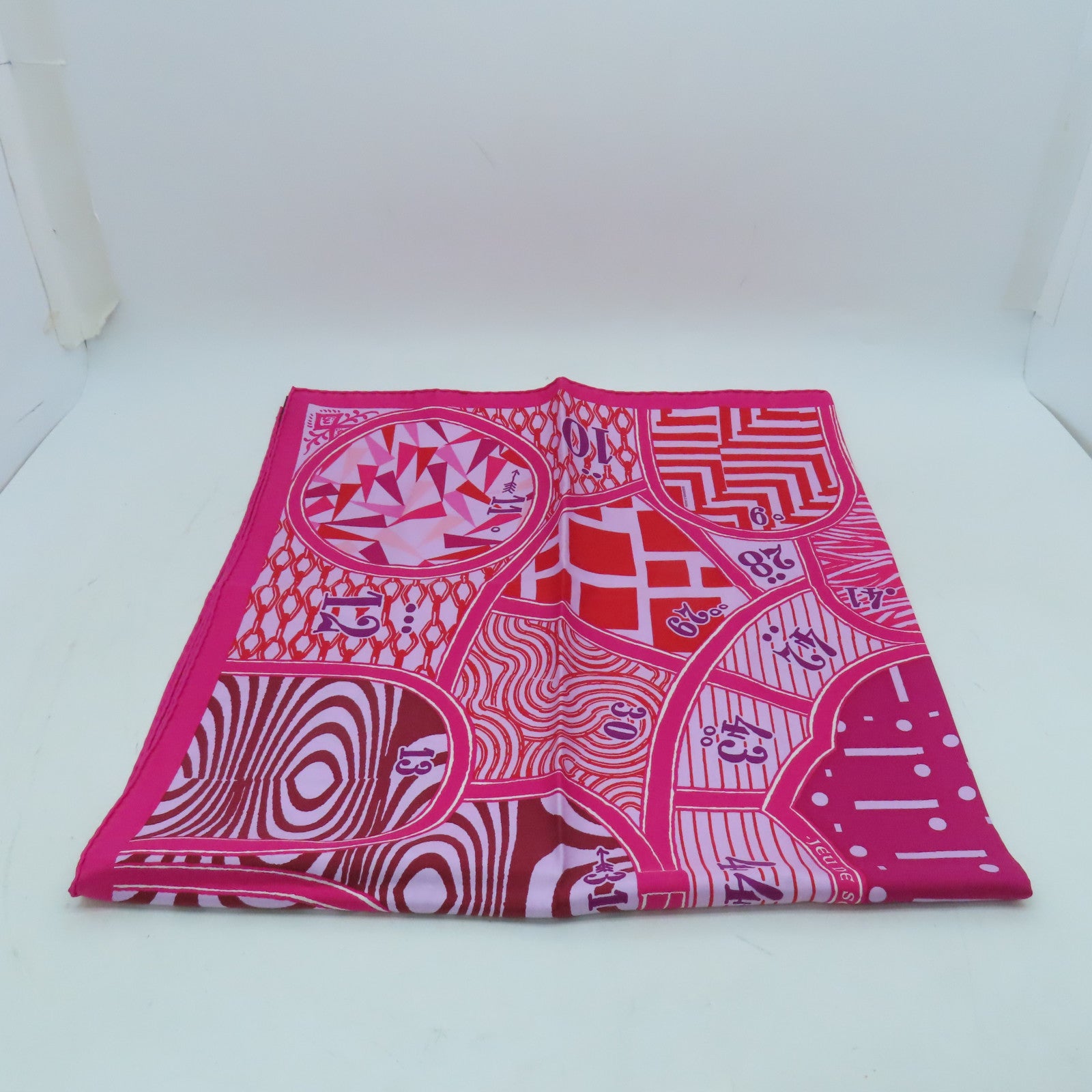 HERMES Silk Twilly Scarf Pink/Color