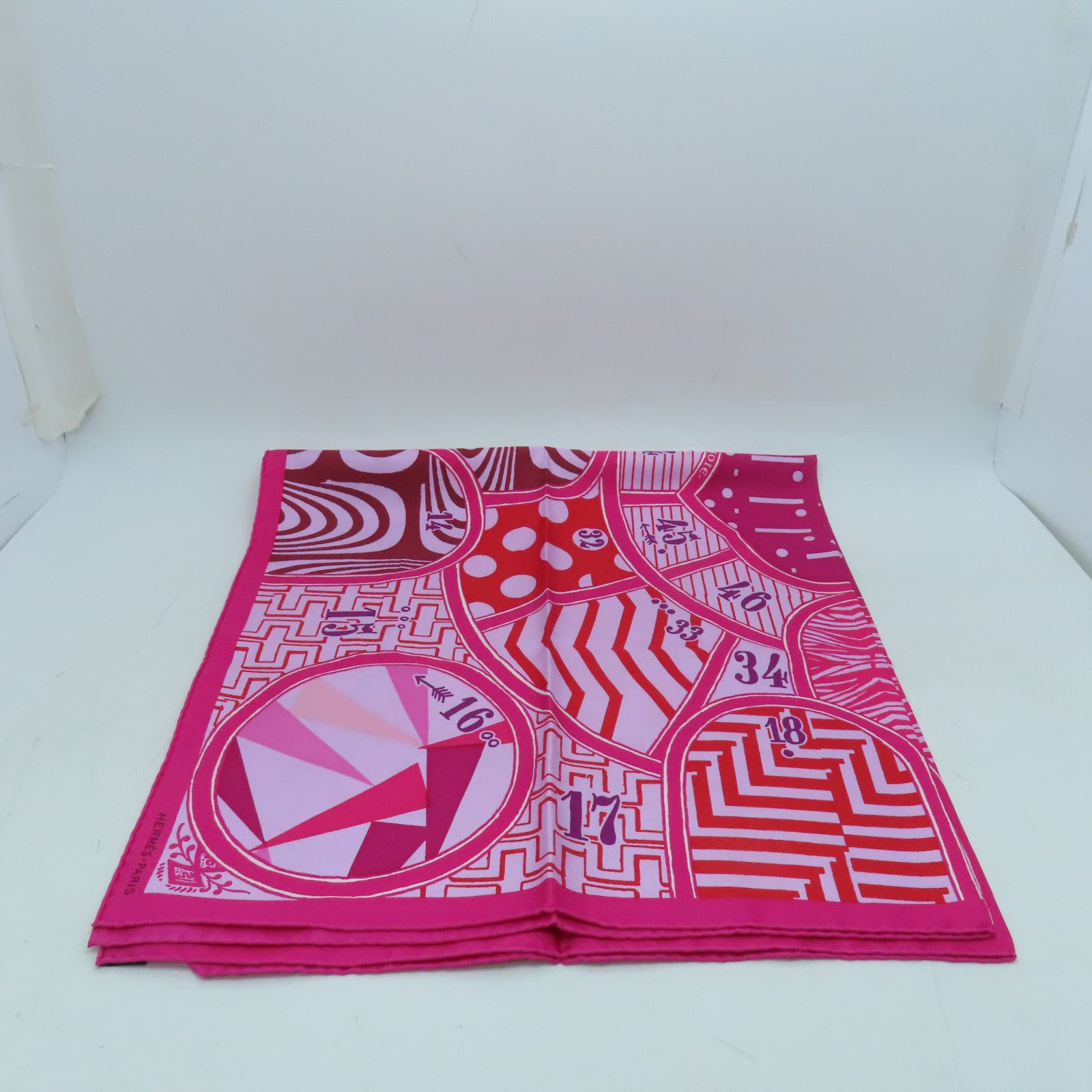 HERMES Silk Twilly Scarf Pink/Color