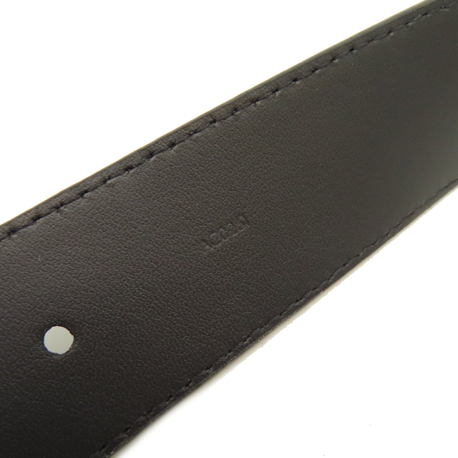 LOUIS VUITTON Taiga Initiales Belt皮革袋黑色