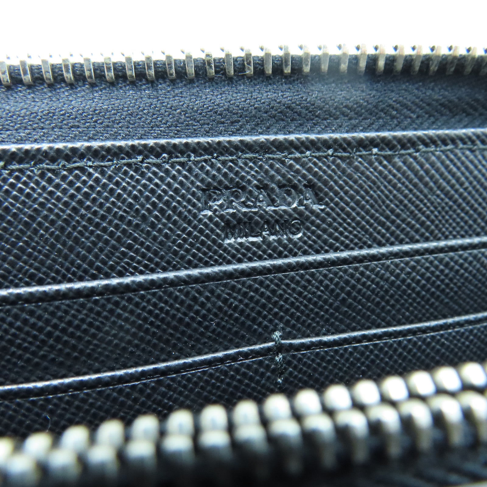 PRADA Saffiano牛皮皮革Zipper Long Wallet銀扣長錢包黑色