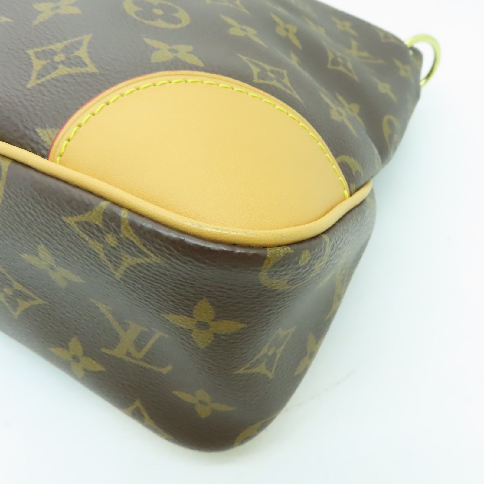 LOUIS VUITTON Monogram Odeon MM金扣肩背袋啡色