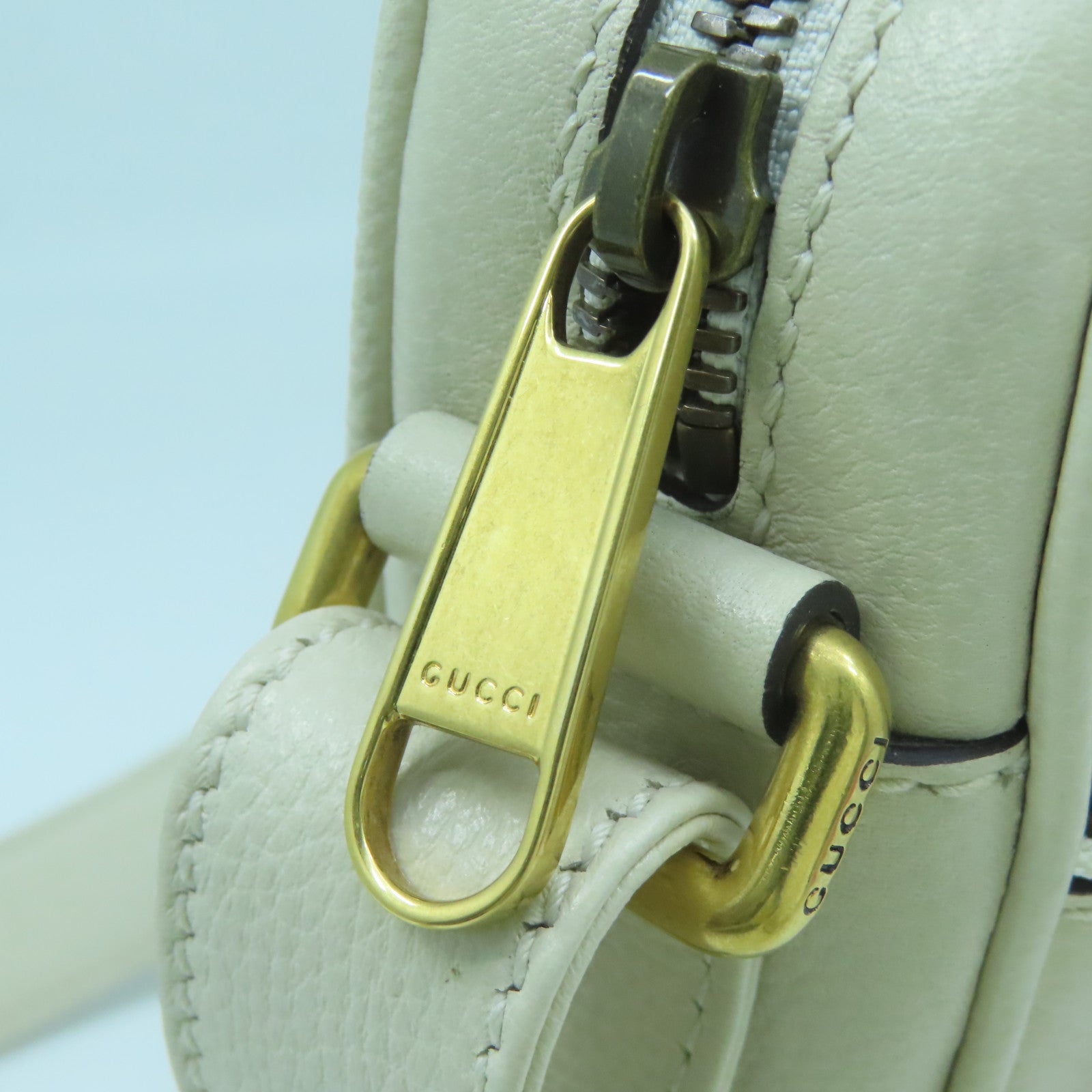GUCCI 牛皮皮革Shoulder Bag金扣肩背袋白色