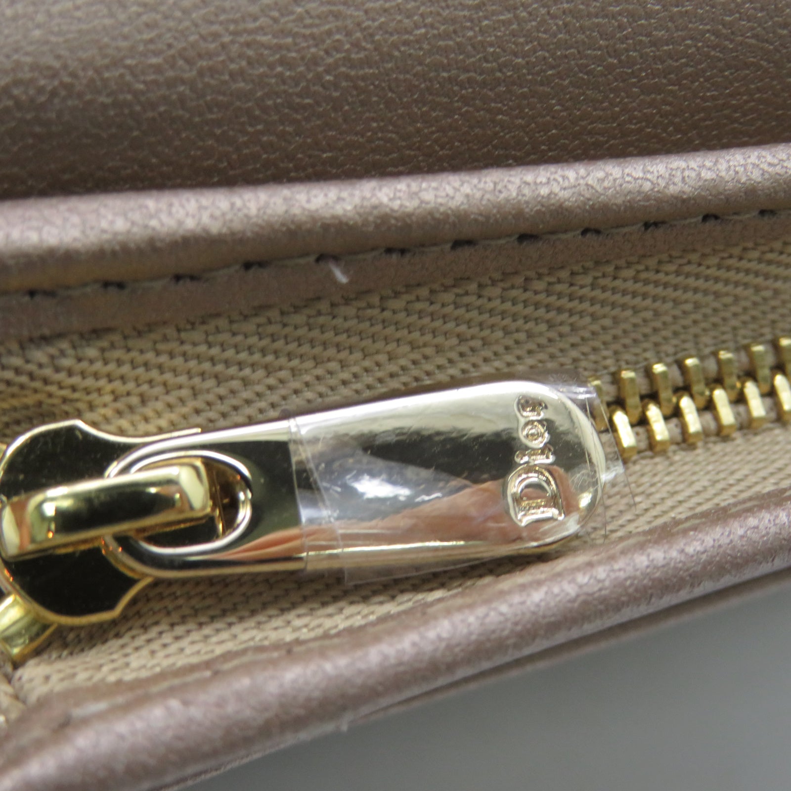 Dior 牛皮皮革Wallet金扣錢包銅色