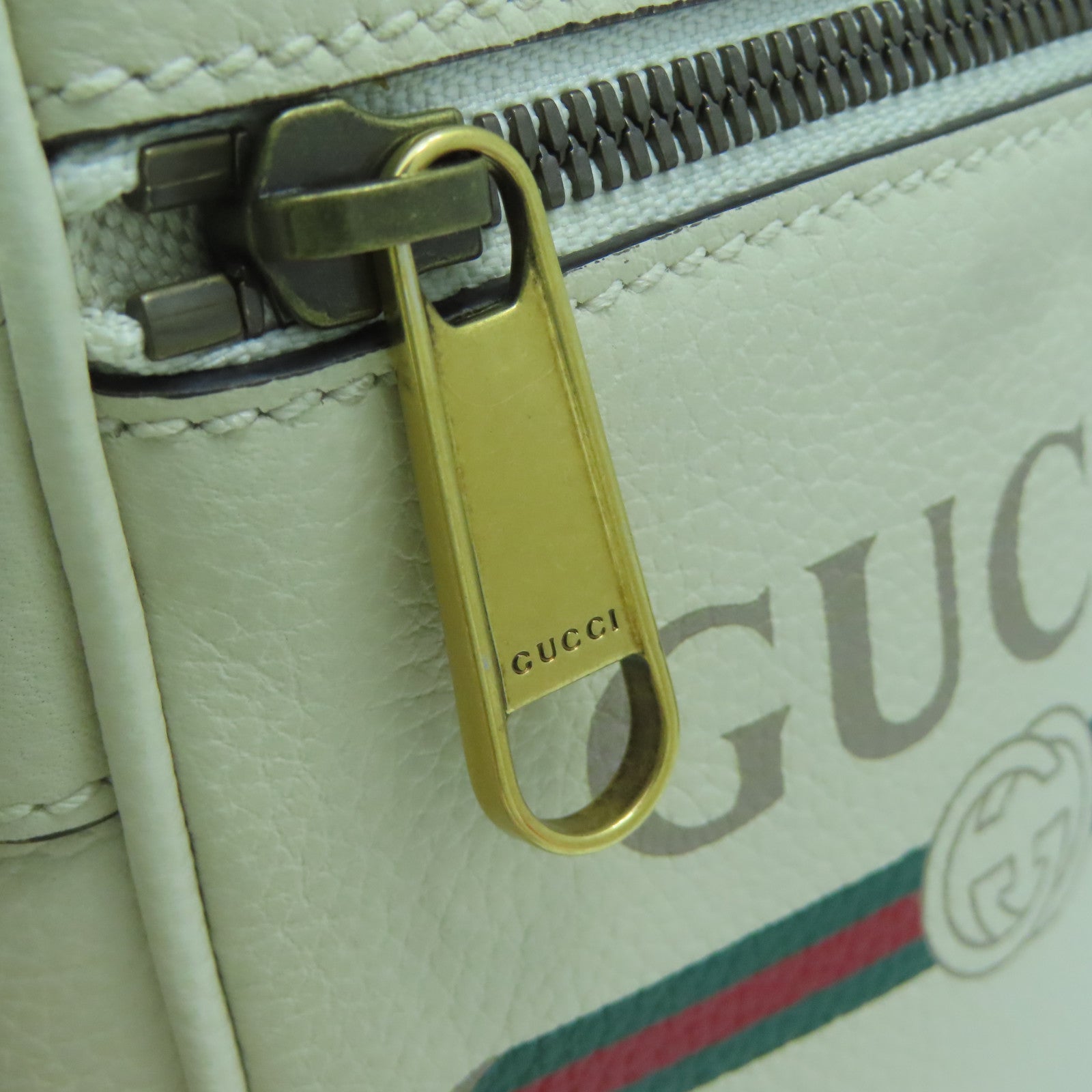 GUCCI 牛皮皮革Shoulder Bag金扣肩背袋白色
