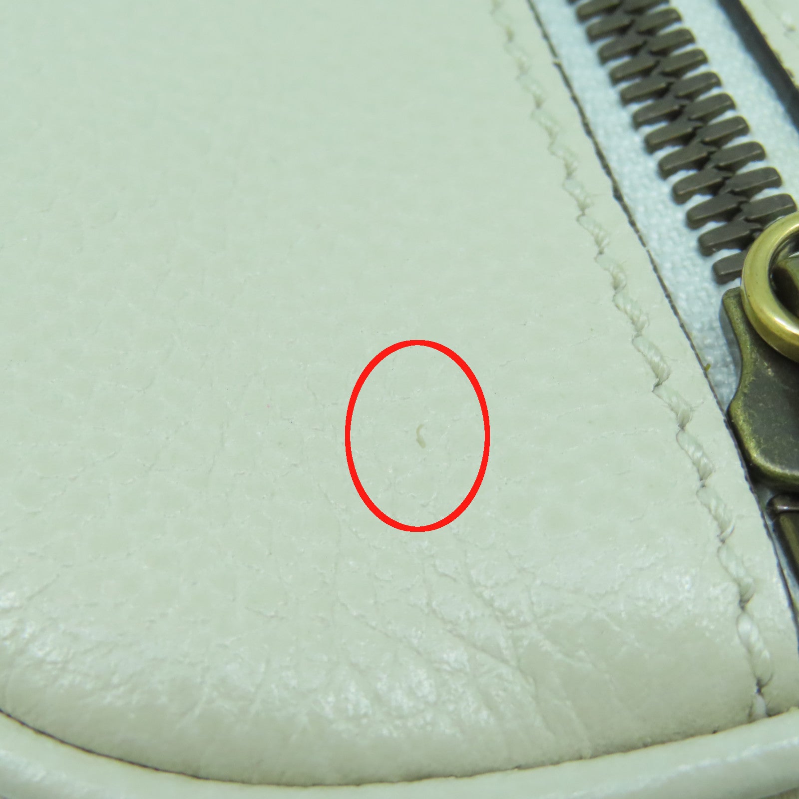 GUCCI 牛皮皮革Shoulder Bag金扣肩背袋白色