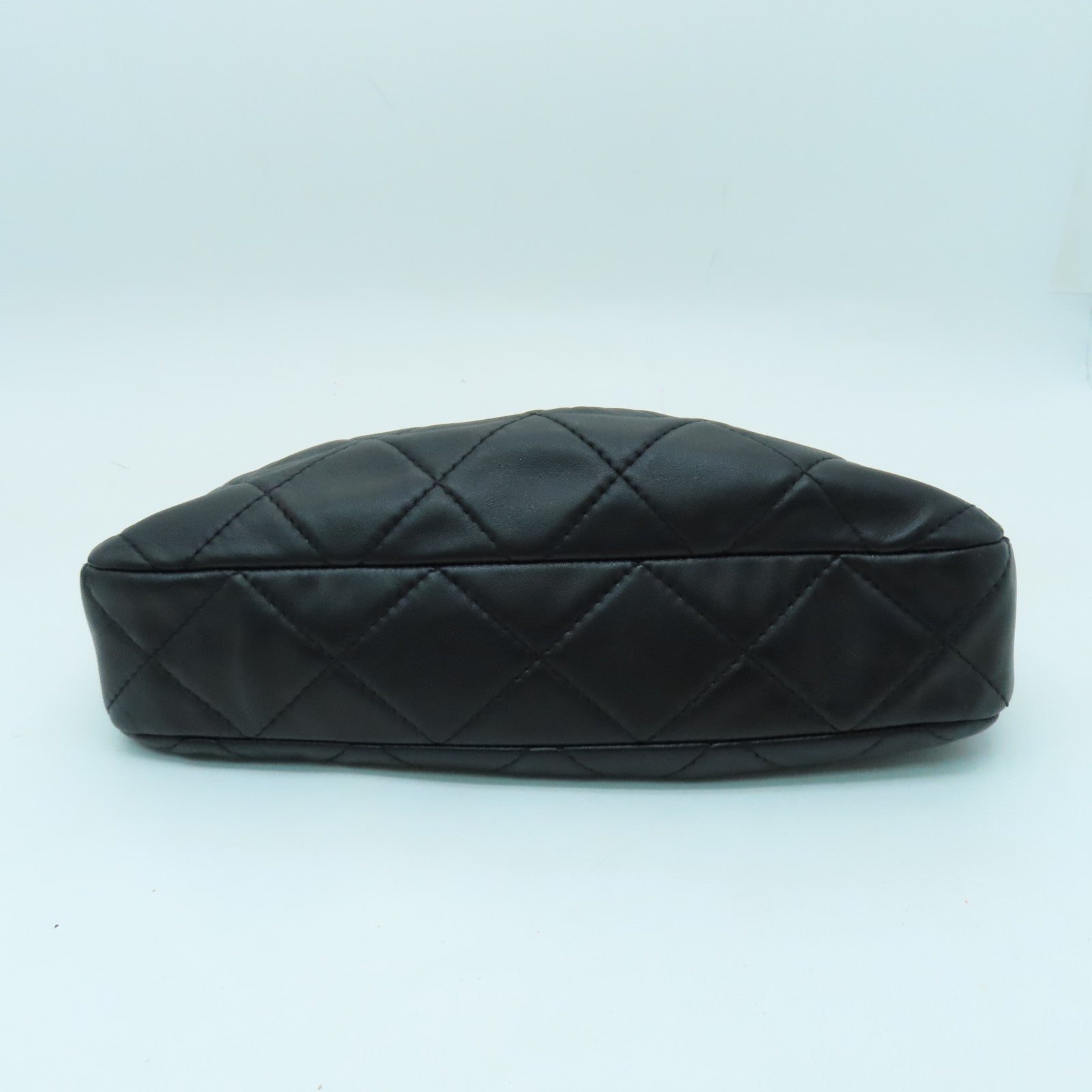 CHANEL 羊皮皮革Chain Shoulder金扣鏈帶肩背袋黑色