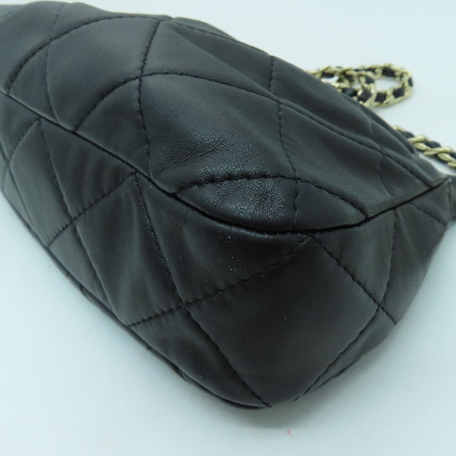 CHANEL 羊皮皮革Chain Shoulder金扣鏈帶肩背袋黑色