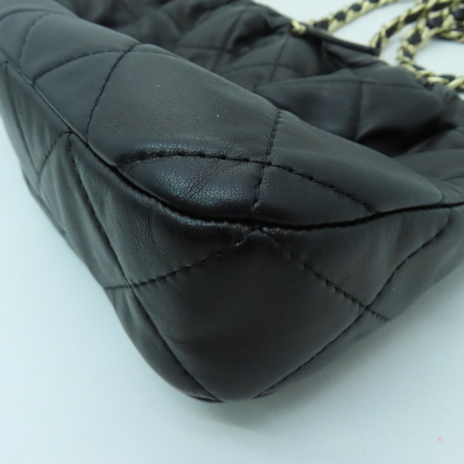 CHANEL 羊皮皮革Chain Shoulder金扣鏈帶肩背袋黑色