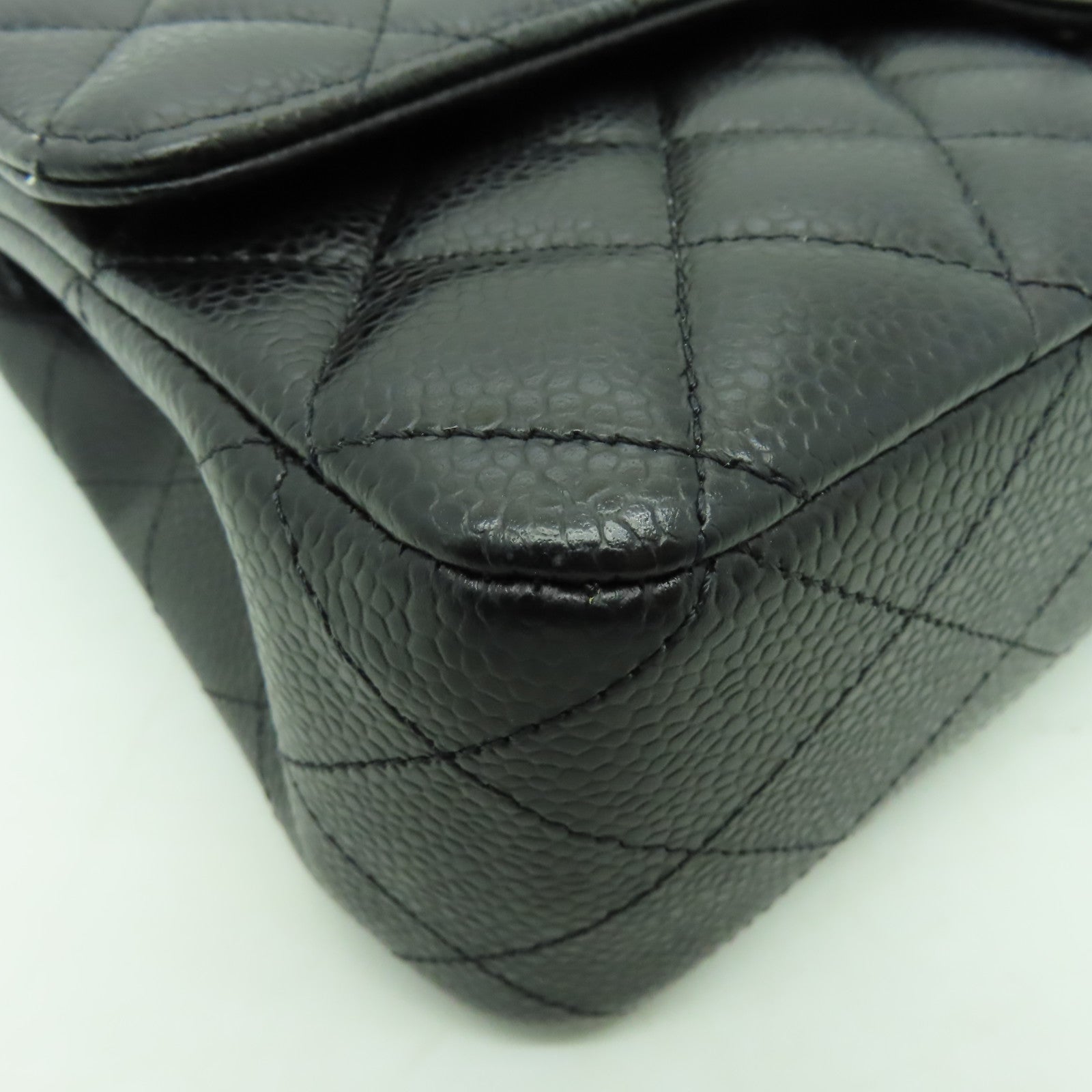 CHANEL 【激減優惠】菱格Caviar皮革Classic Flap 25銀扣鏈帶肩背袋黒色