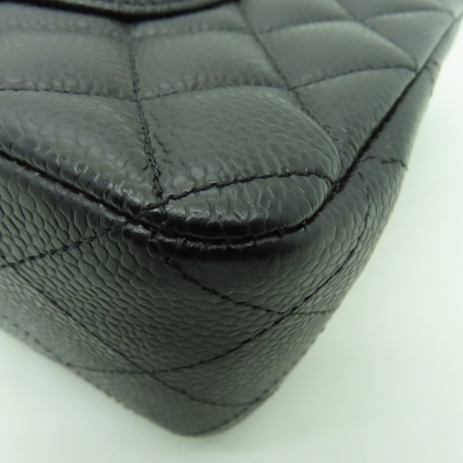CHANEL 【激減優惠】菱格Caviar皮革Classic Flap 25銀扣鏈帶肩背袋黒色