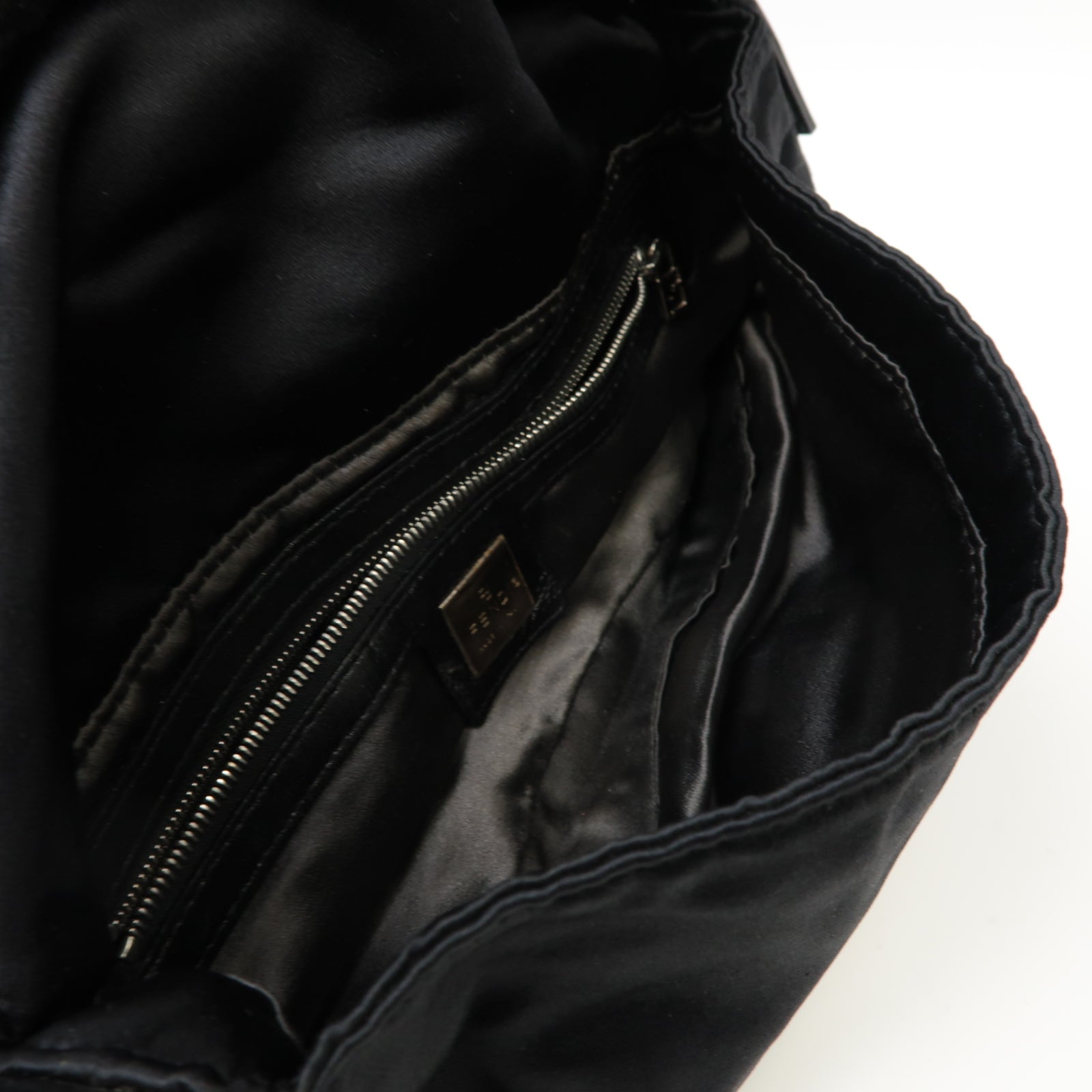 FENDI 尼龍Shoulder Bag銀扣肩背袋黒色