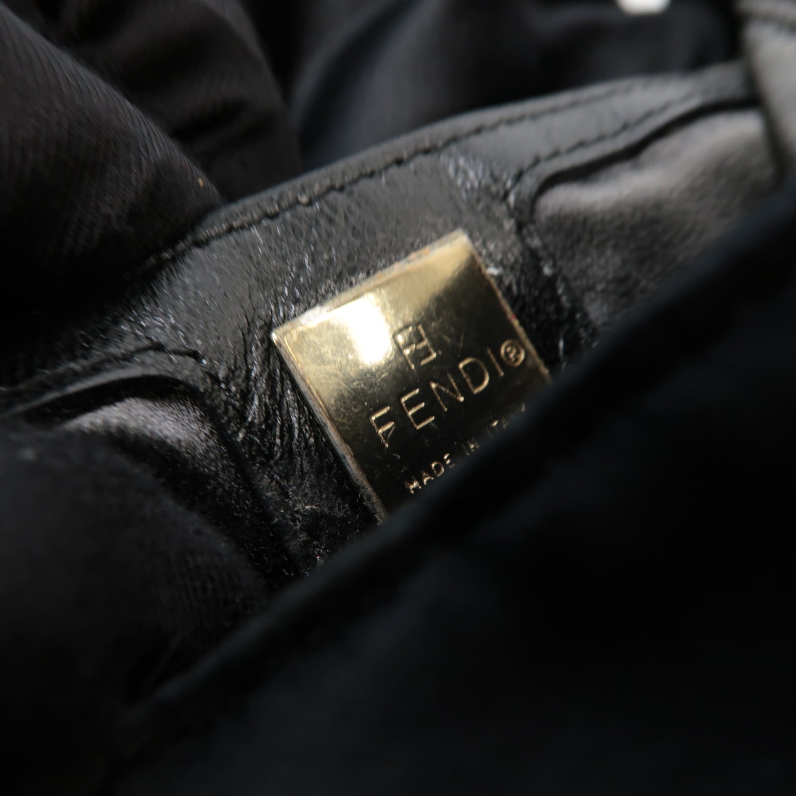 FENDI 尼龍Shoulder Bag銀扣肩背袋黒色